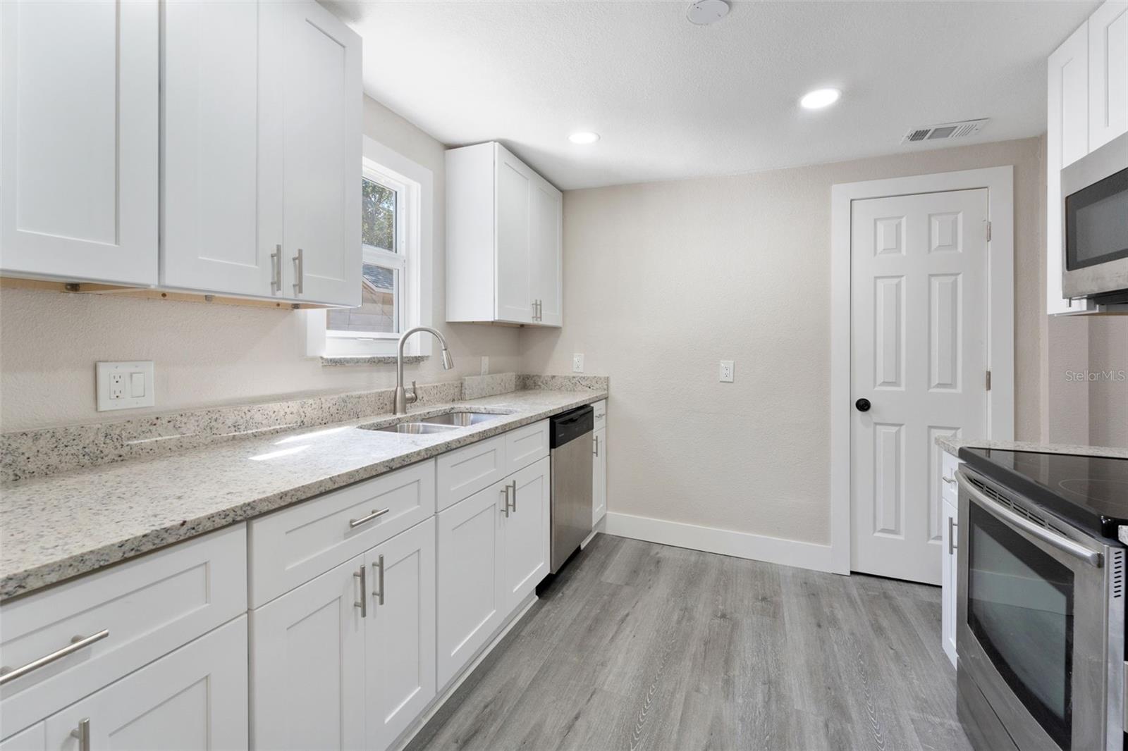 Image 4 of 27 For 3457 50th Avenue N