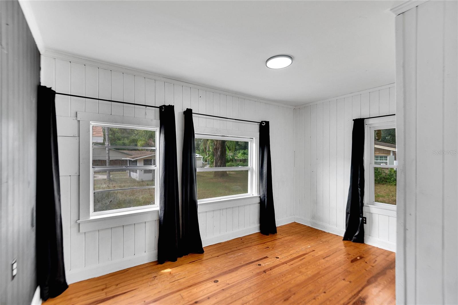 Image 30 of 53 For 11718 N Ola Ave
