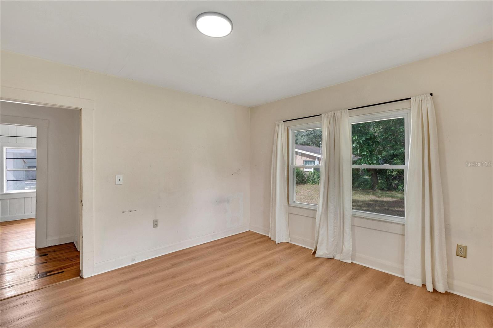 Image 36 of 53 For 11718 N Ola Ave