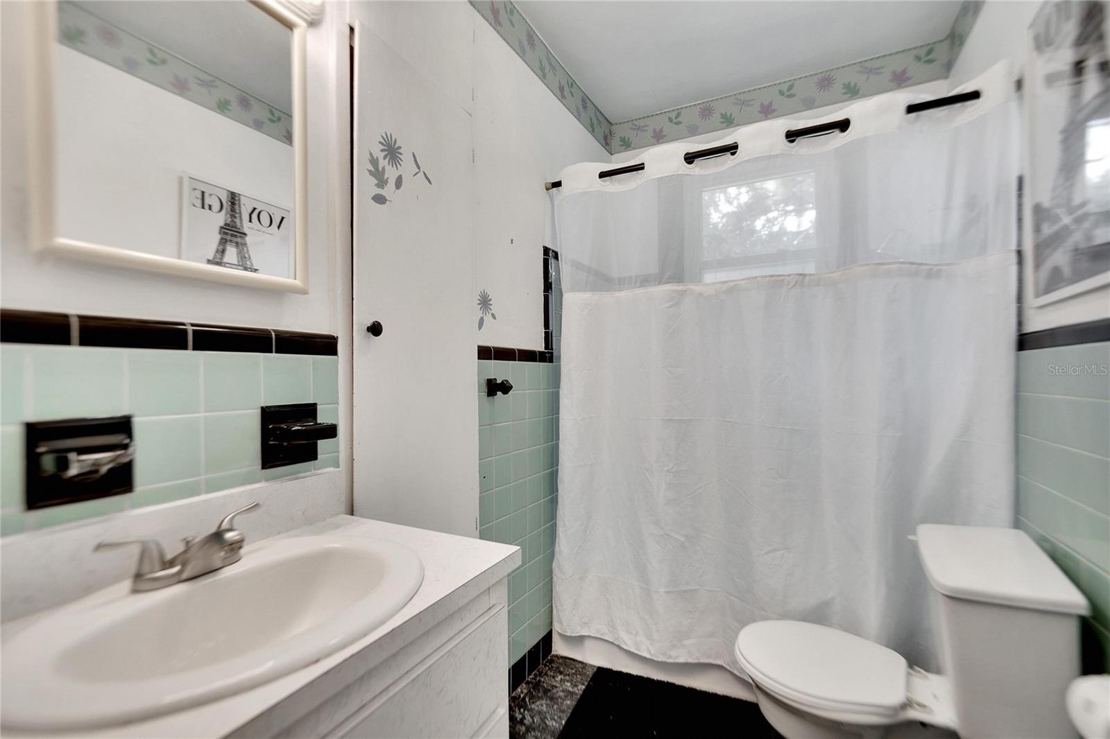 Image 39 of 53 For 11718 N Ola Ave