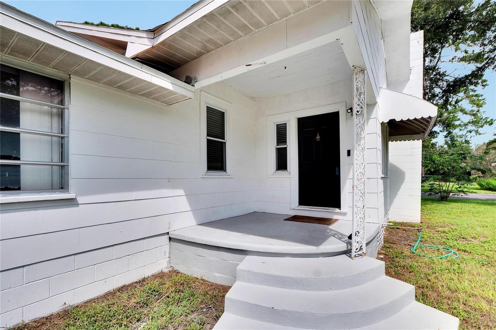 Image 4 of 53 For 11718 N Ola Ave