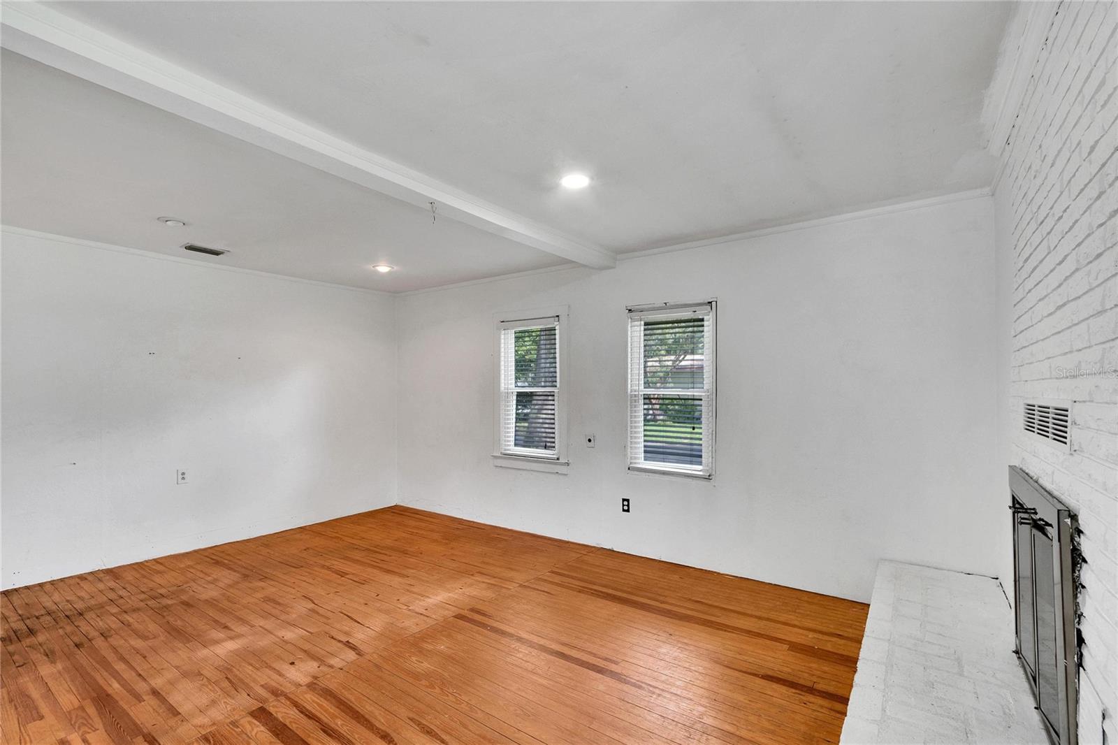 Image 6 of 53 For 11718 N Ola Ave