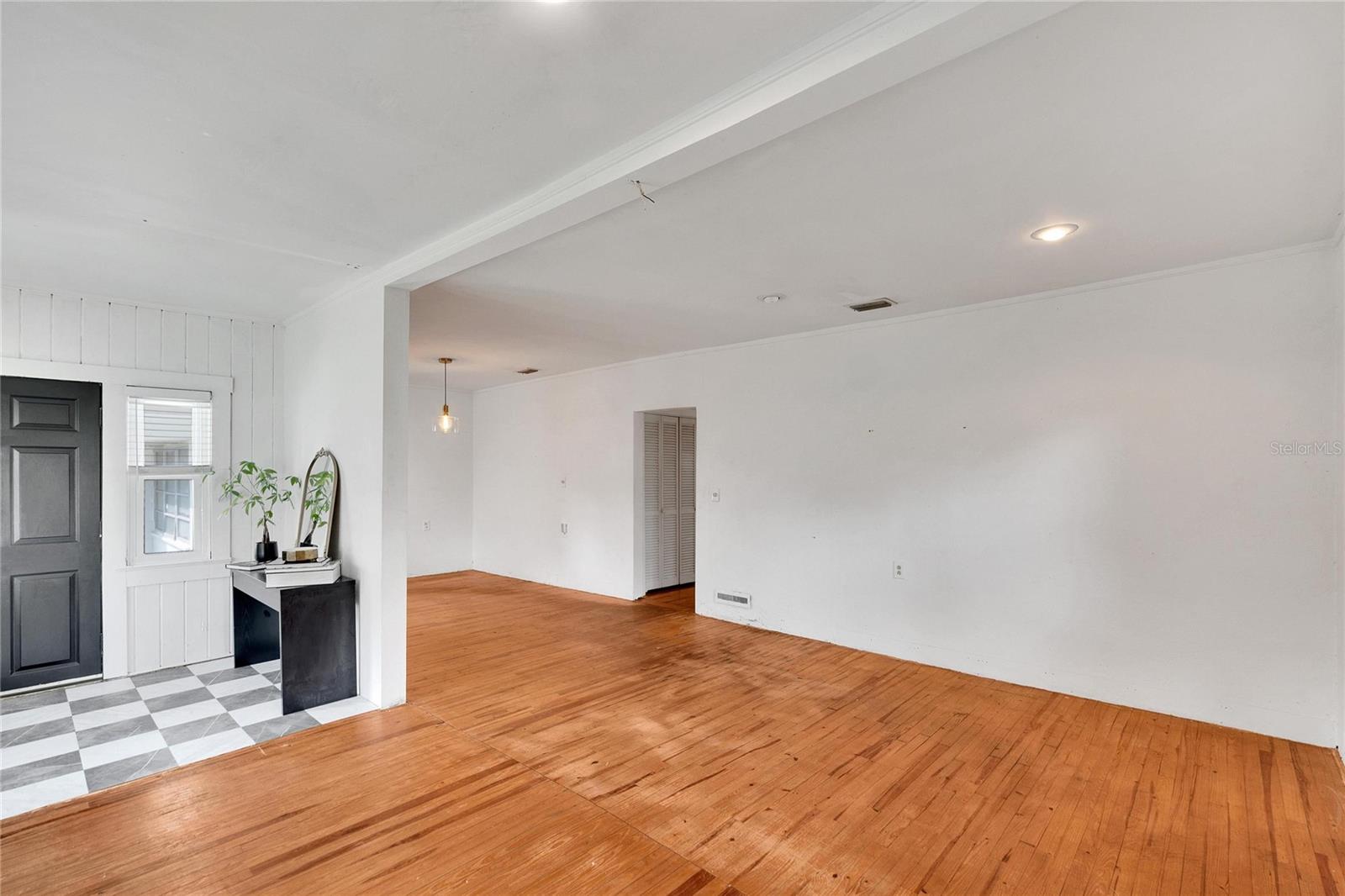Image 7 of 53 For 11718 N Ola Ave