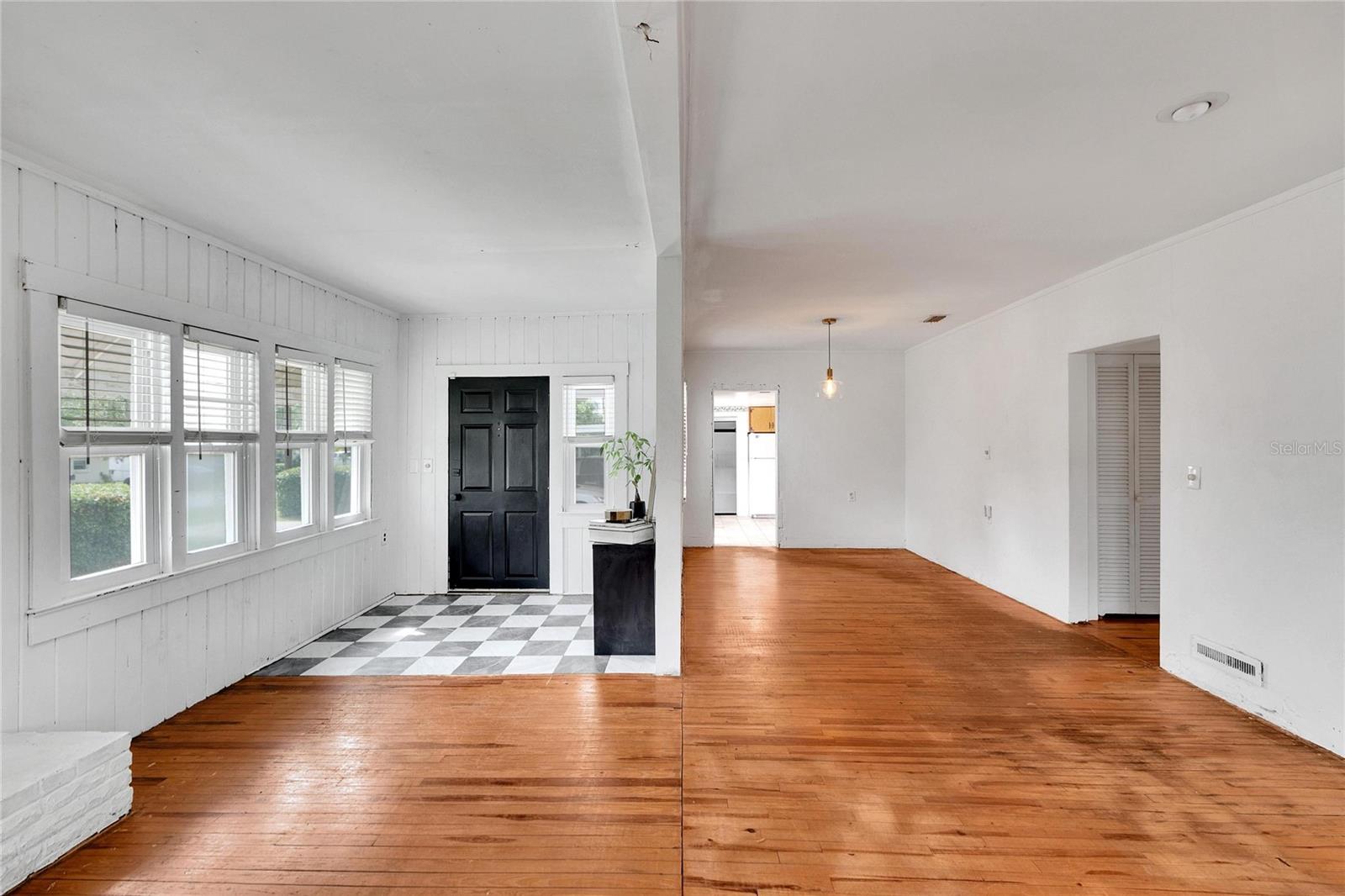 Image 8 of 53 For 11718 N Ola Ave