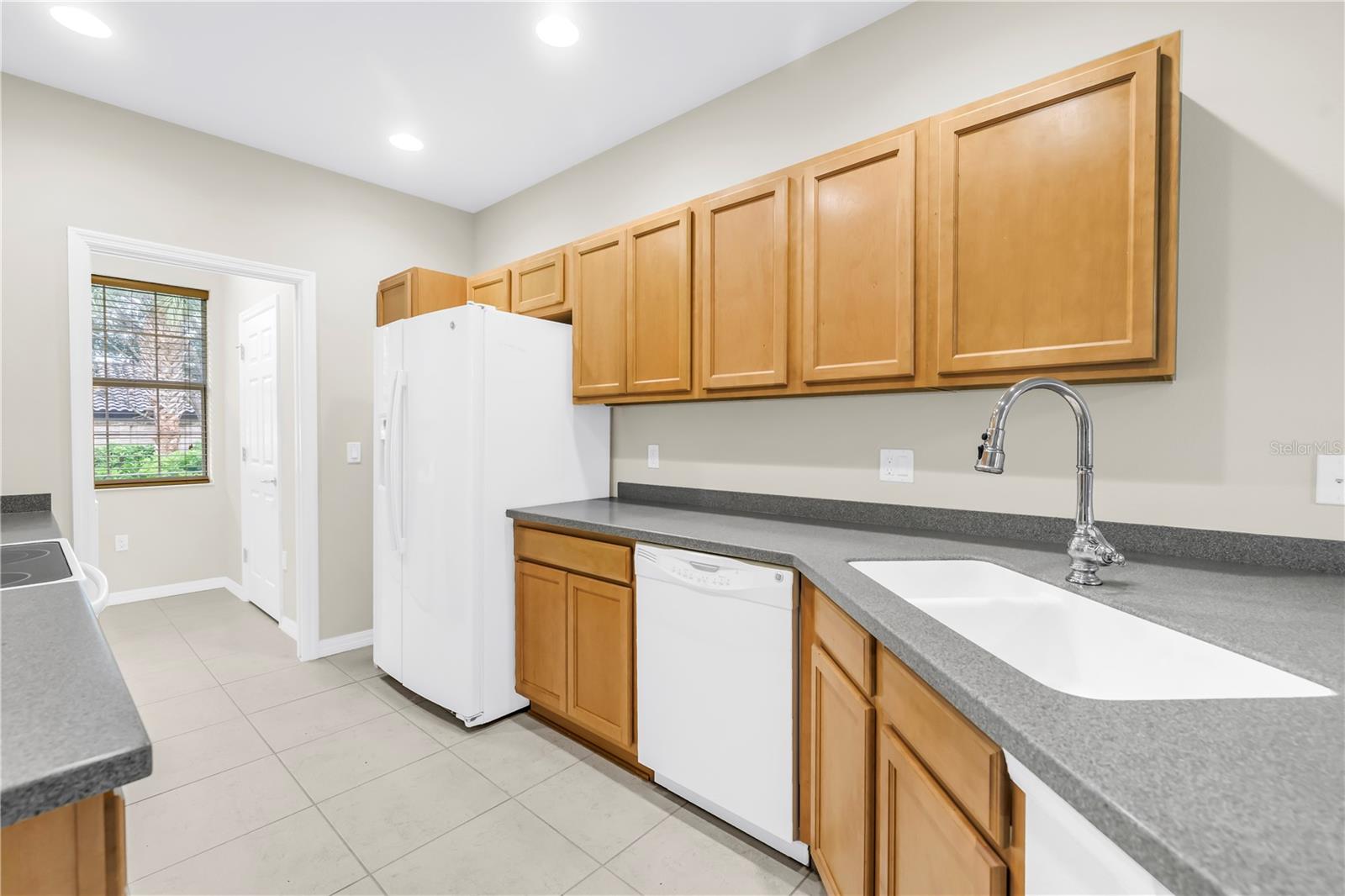 Image 11 of 32 For 3740 82nd Avenue Circle E 104