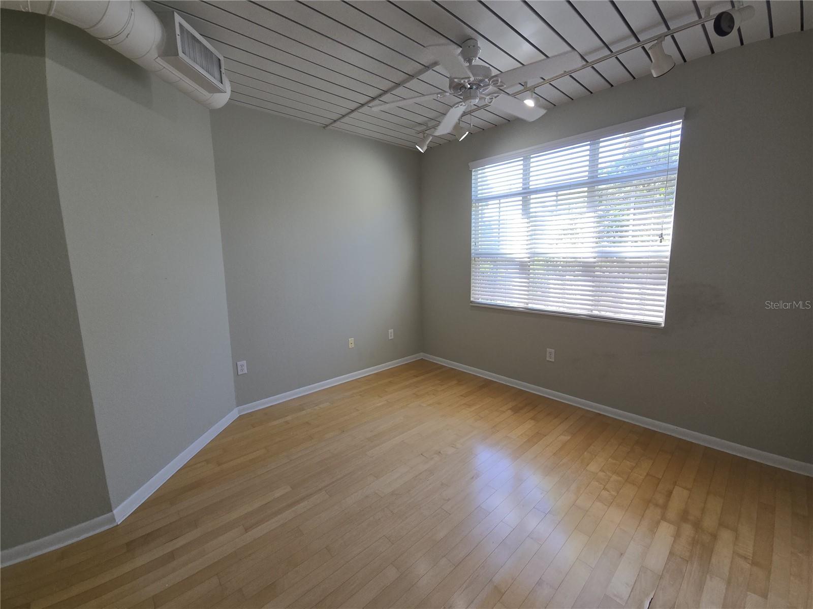 Image 10 of 16 For 2331 Horatio Avenue 612