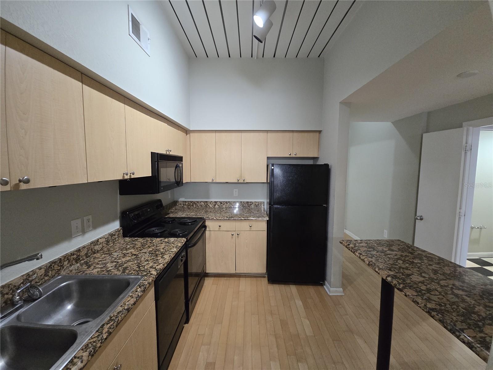 Image 13 of 16 For 2331 Horatio Avenue 612