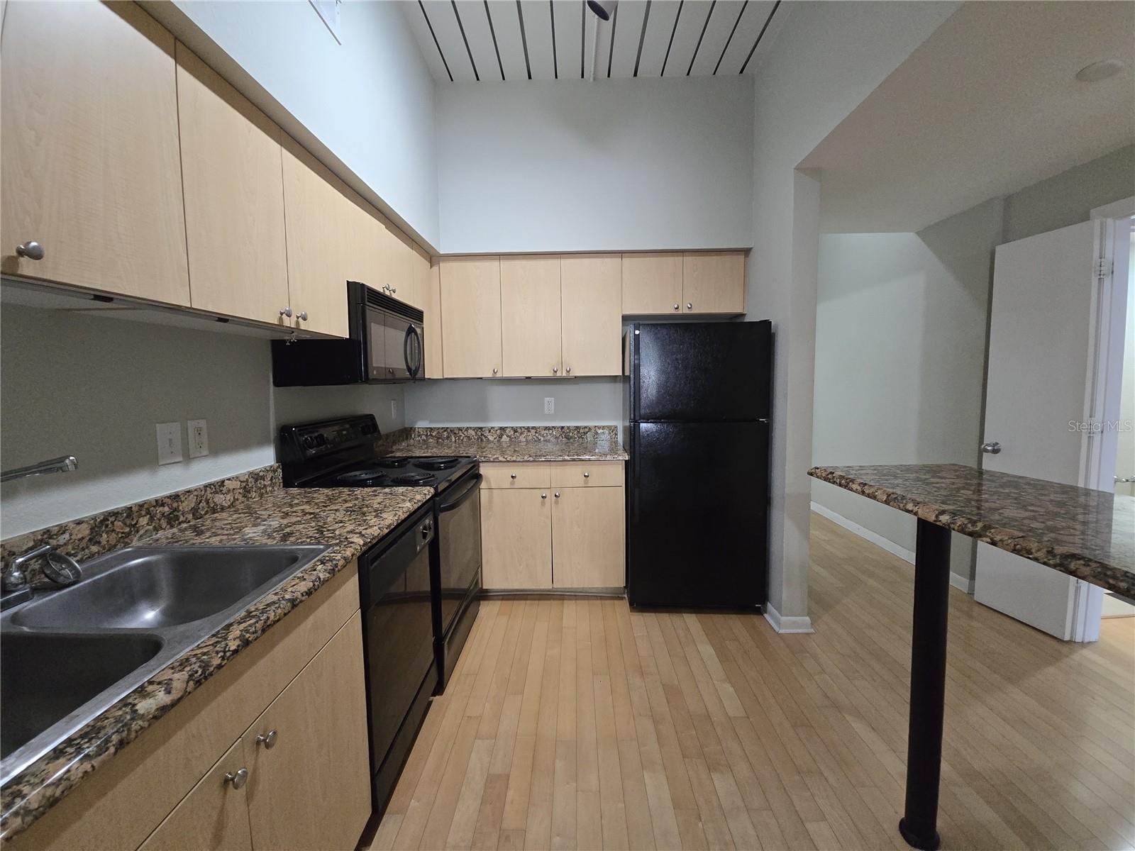 Image 14 of 16 For 2331 Horatio Avenue 612