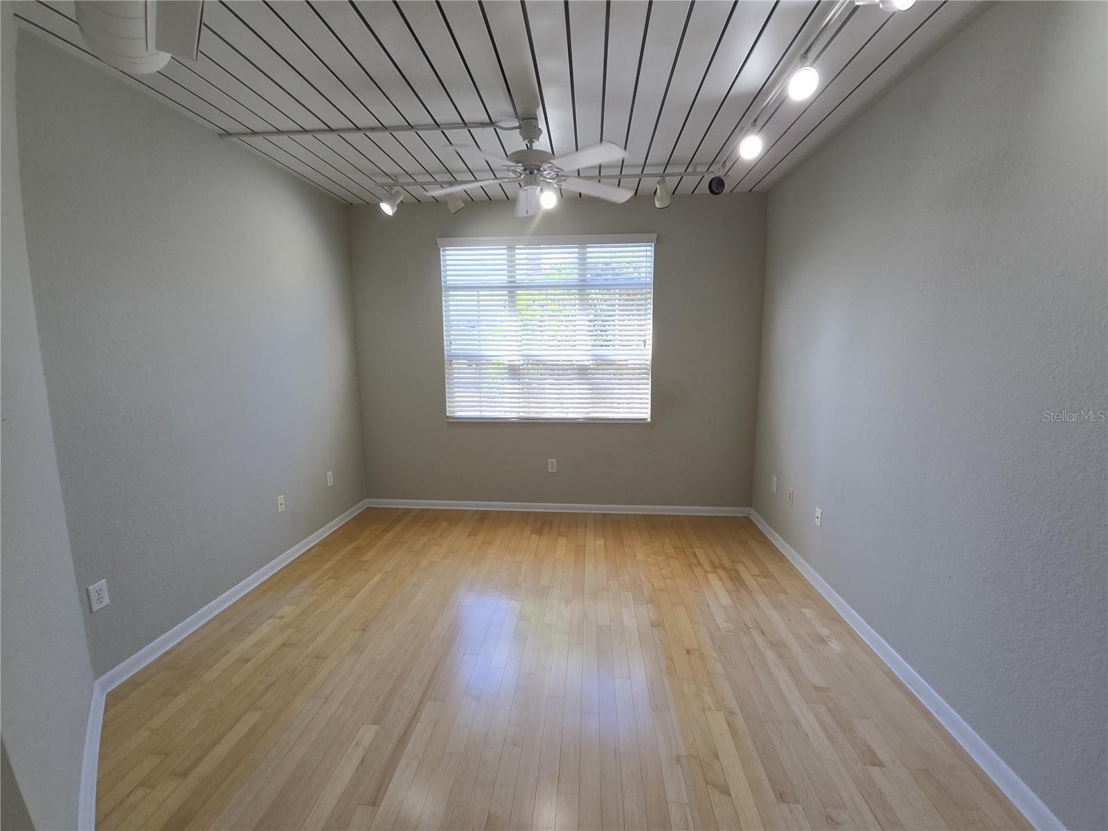 Image 9 of 16 For 2331 Horatio Avenue 612