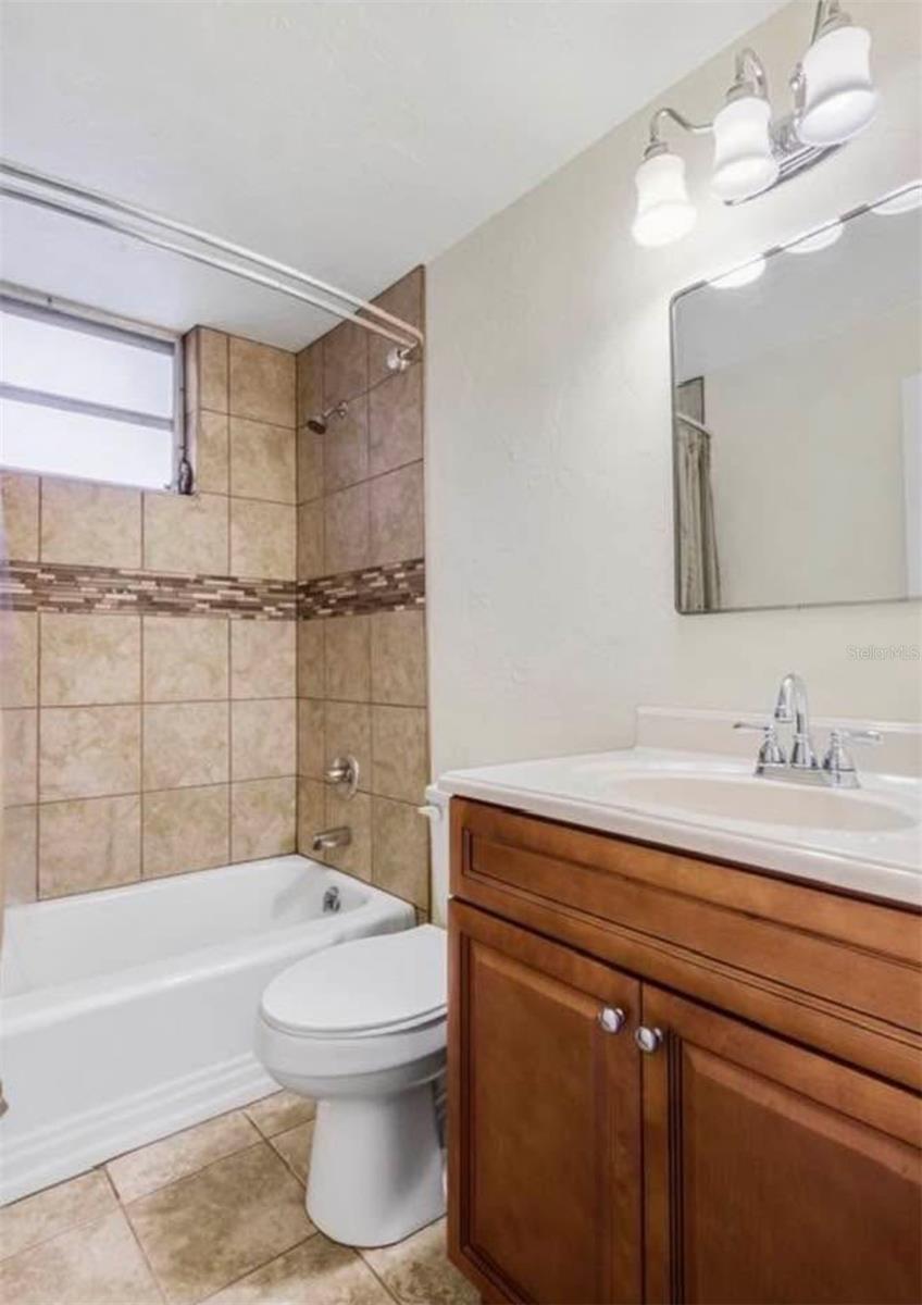 Image 14 of 32 For 813 22nd Street