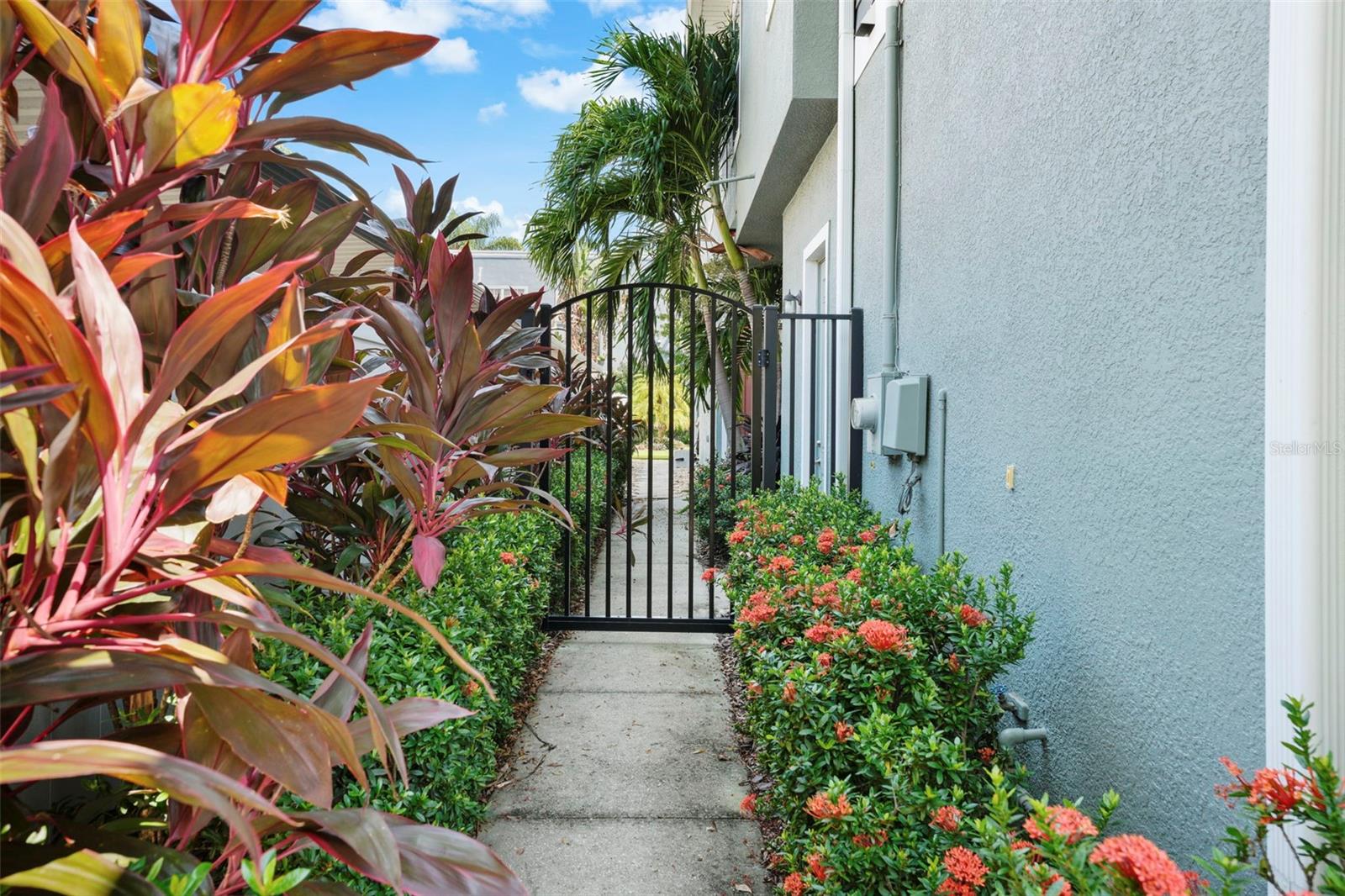 Image 4 of 73 For 214 Habana Avenue 1