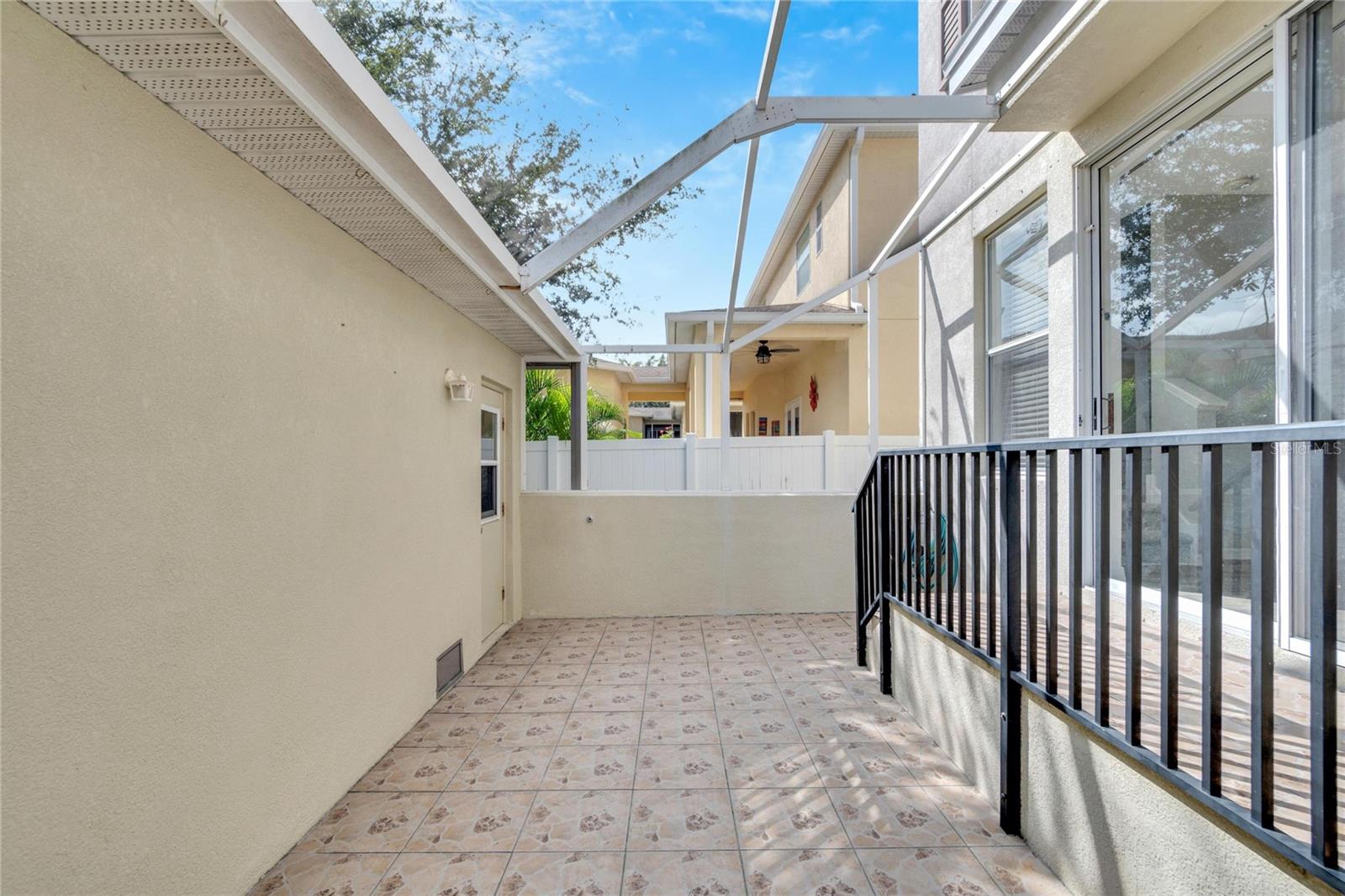 Image 10 of 64 For 7322 Trask Street