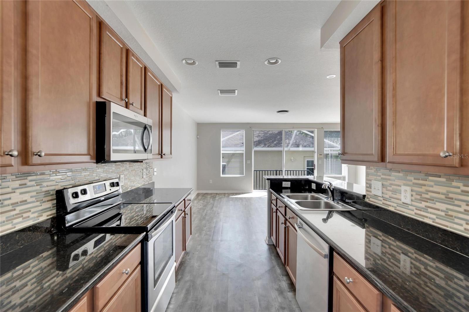 Image 16 of 64 For 7322 Trask Street