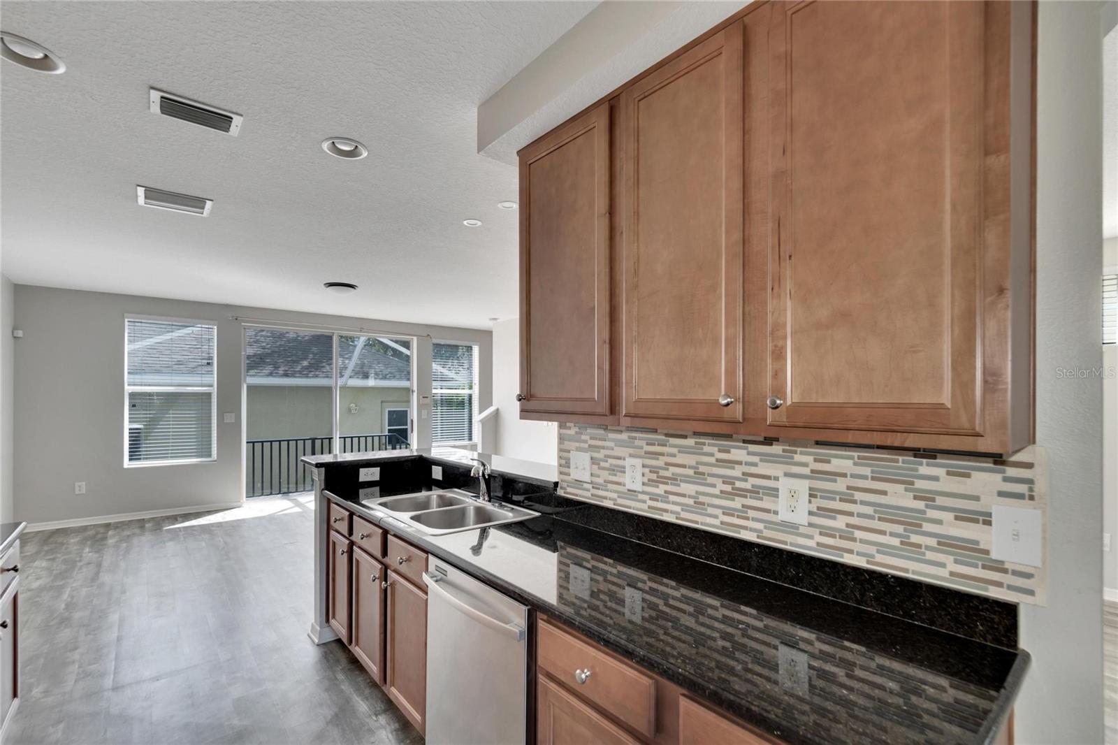 Image 18 of 64 For 7322 Trask Street