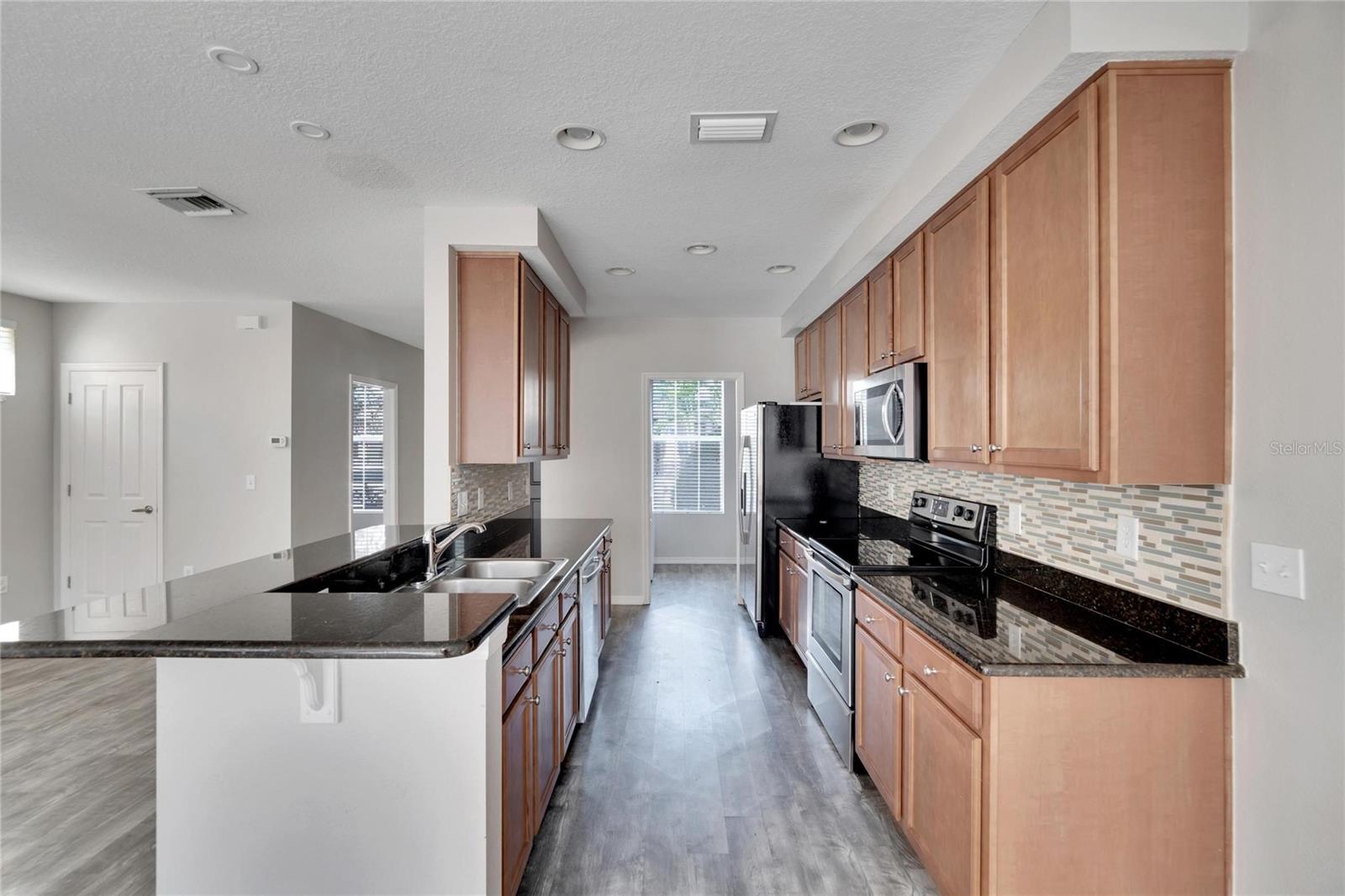 Image 19 of 64 For 7322 Trask Street