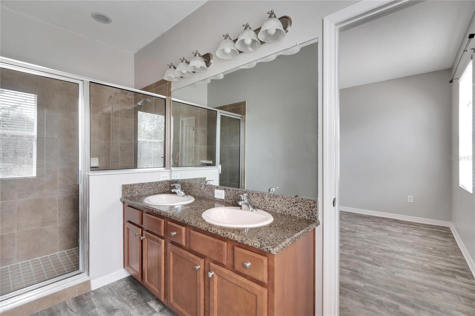 Image 36 of 64 For 7322 Trask Street