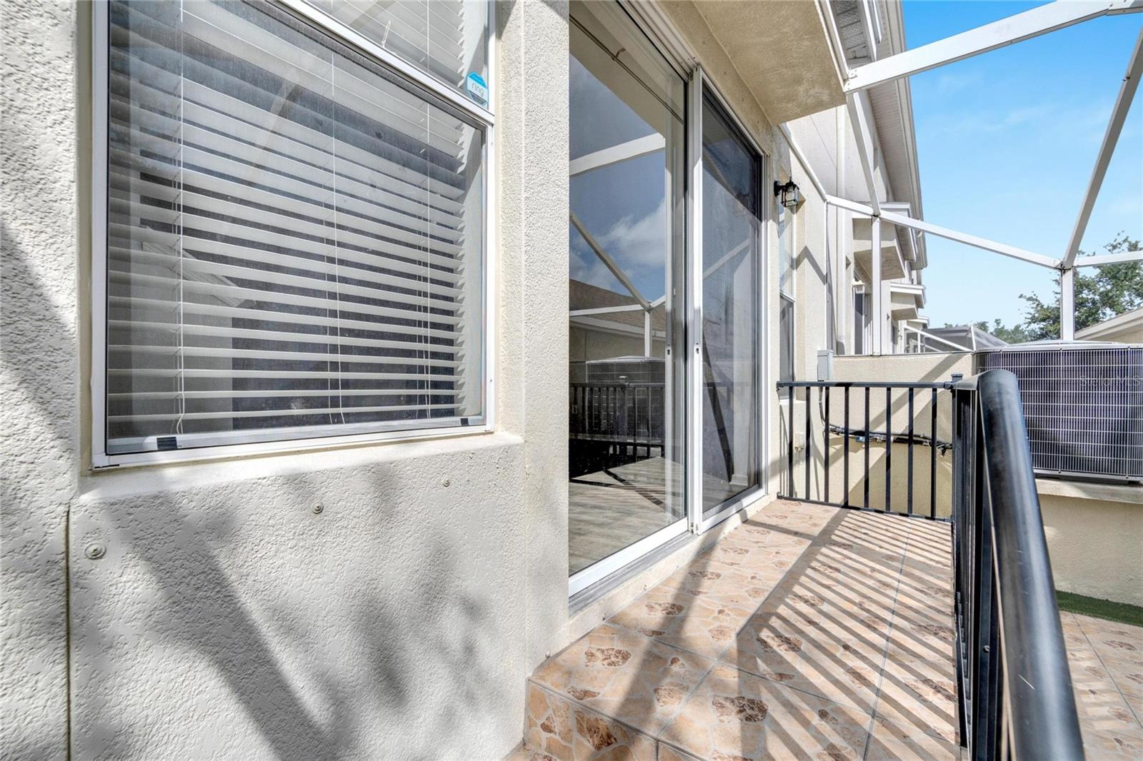 Image 7 of 64 For 7322 Trask Street