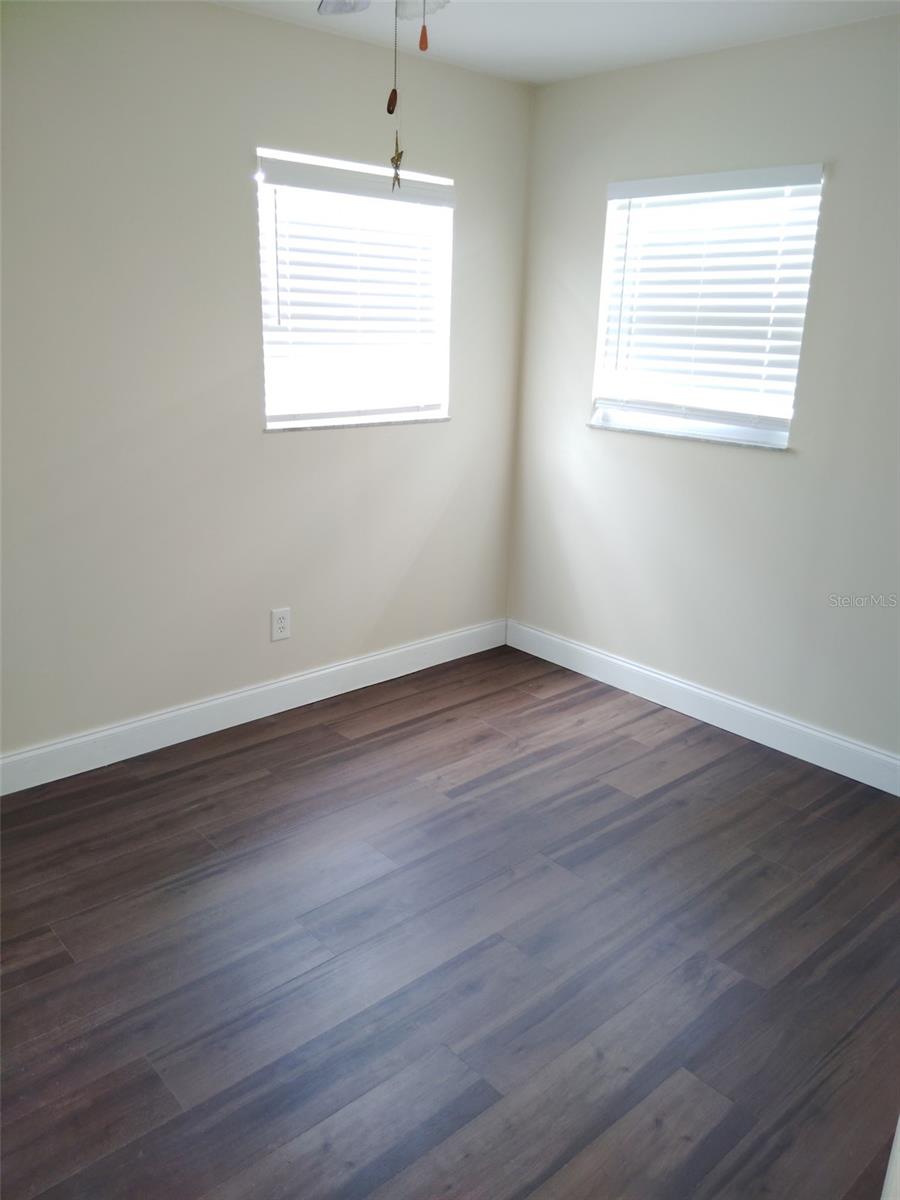 Image 11 of 12 For 1145 54th Avenue N