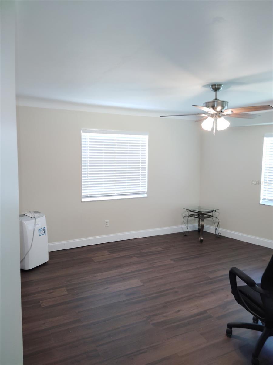 Image 5 of 12 For 1145 54th Avenue N
