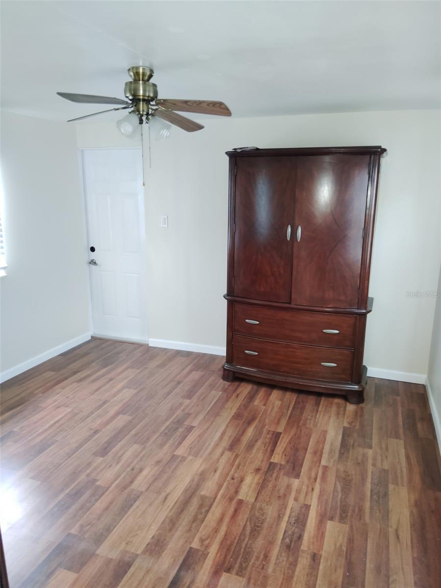 Image 6 of 12 For 1145 54th Avenue N