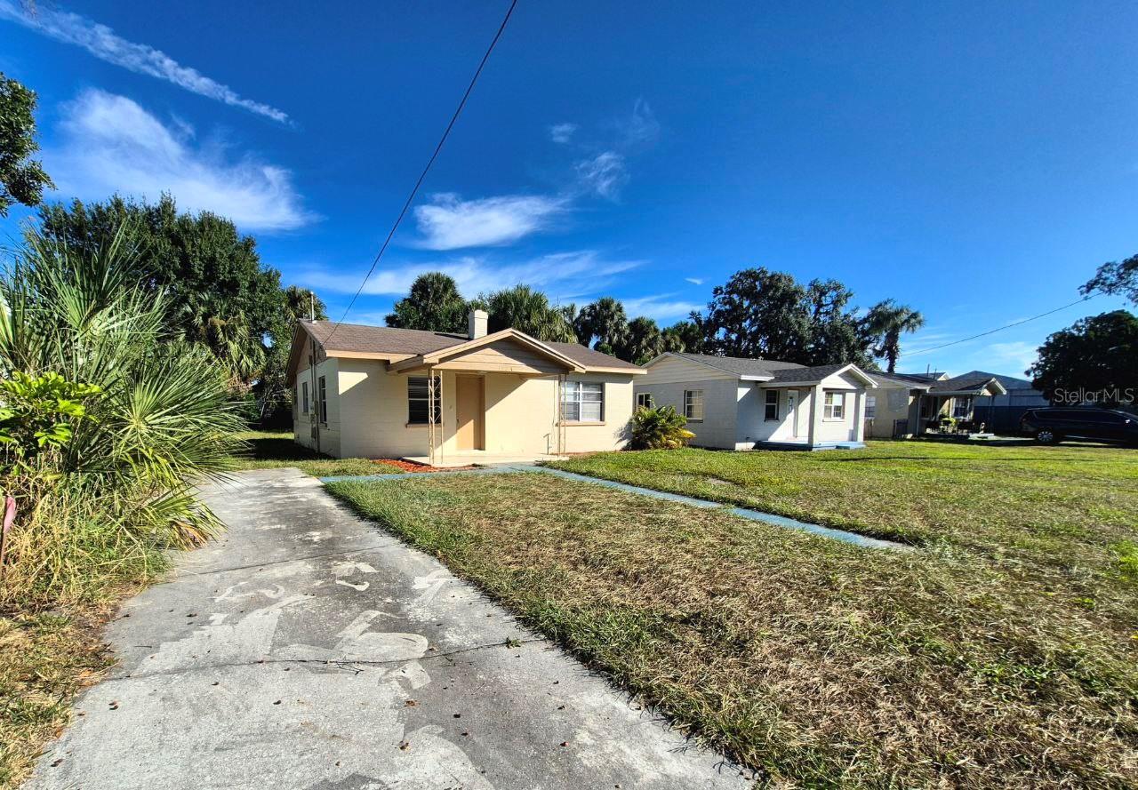 Image 2 of 29 For 1725 Arch Street