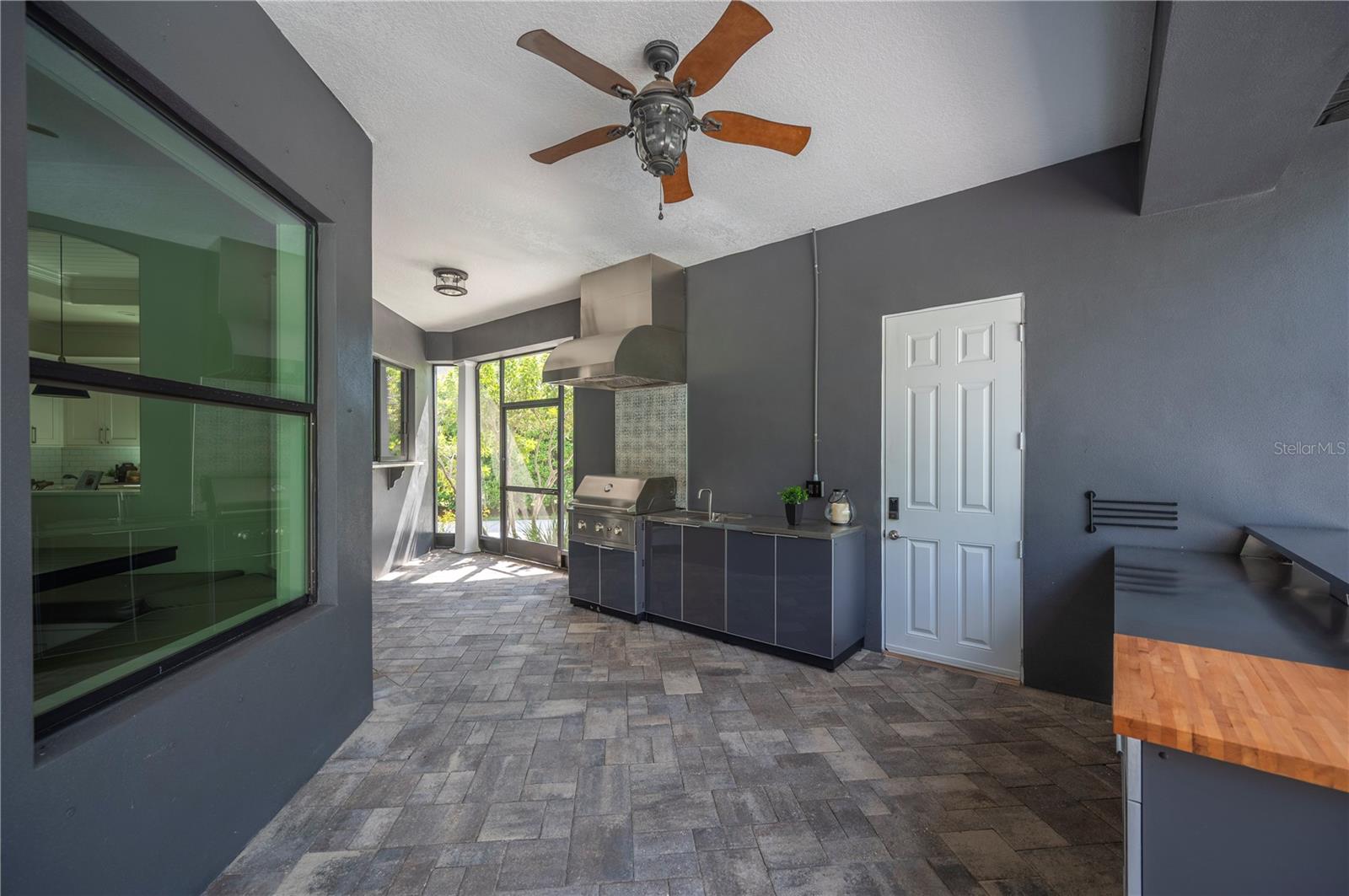 Image 70 of 100 For 3609 Lonzalo Way