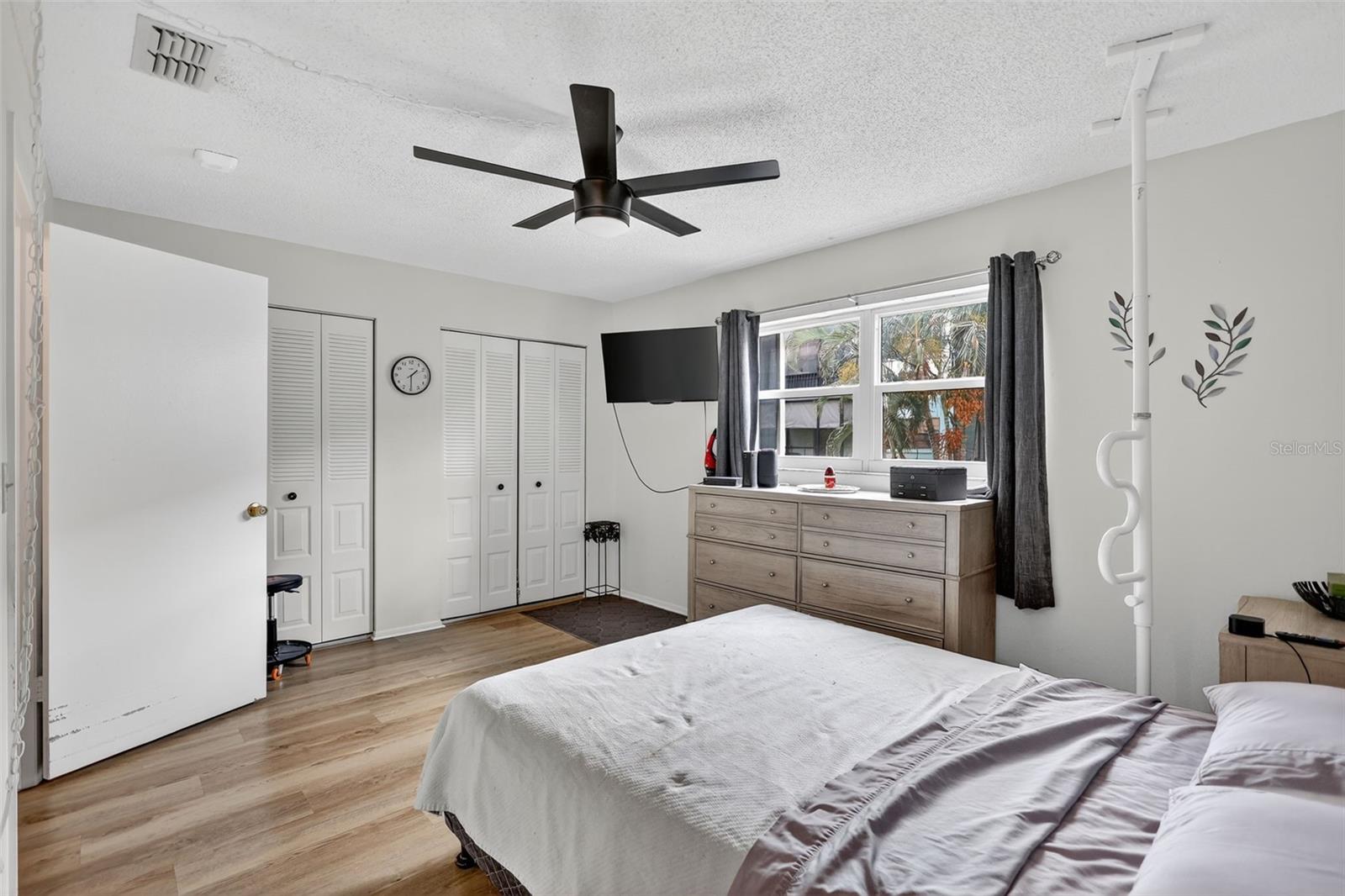 Image 24 of 36 For 5975 Terrace Park Drive N 209