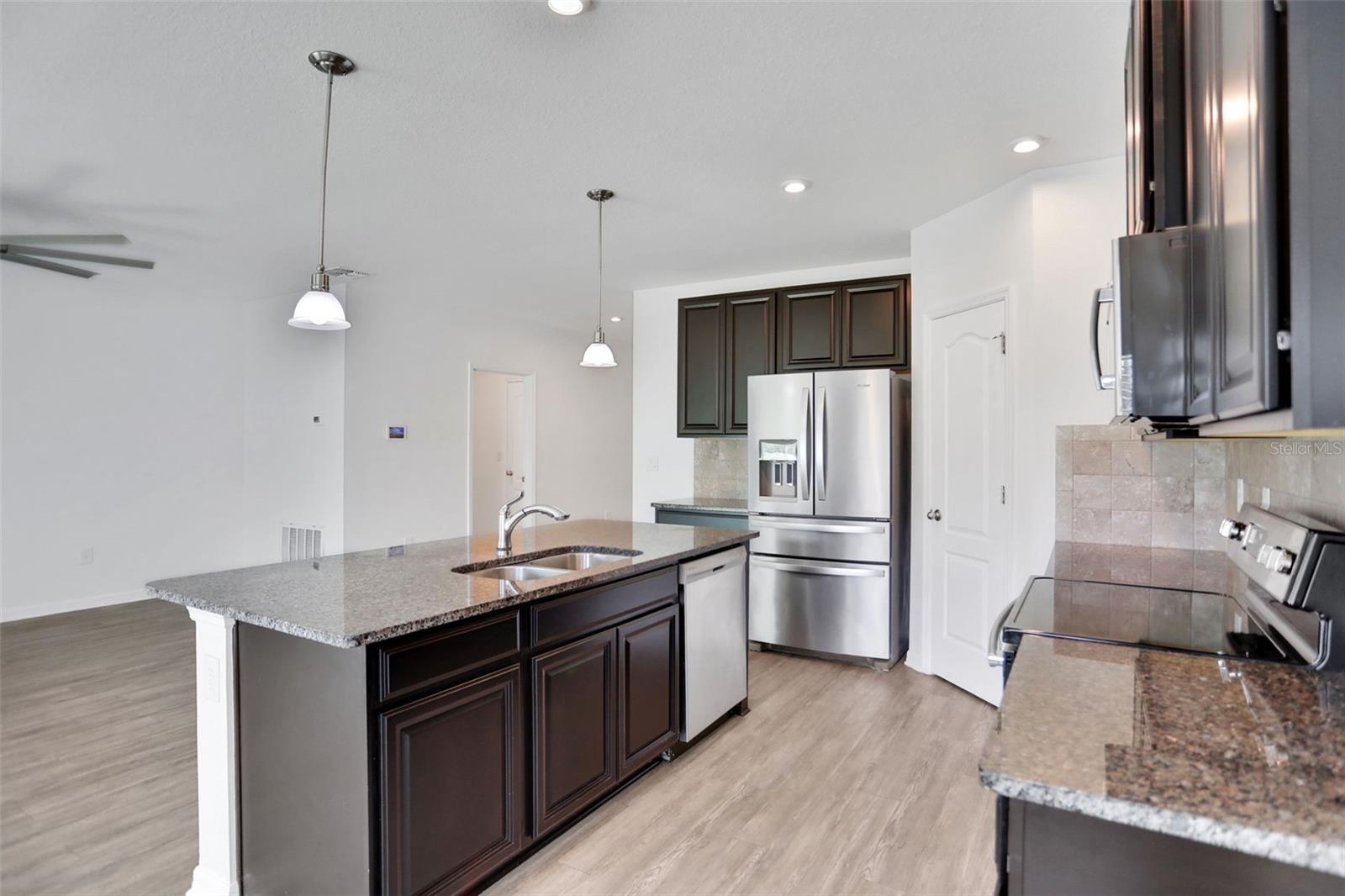 Image 8 of 30 For 11338 Leland Groves Drive