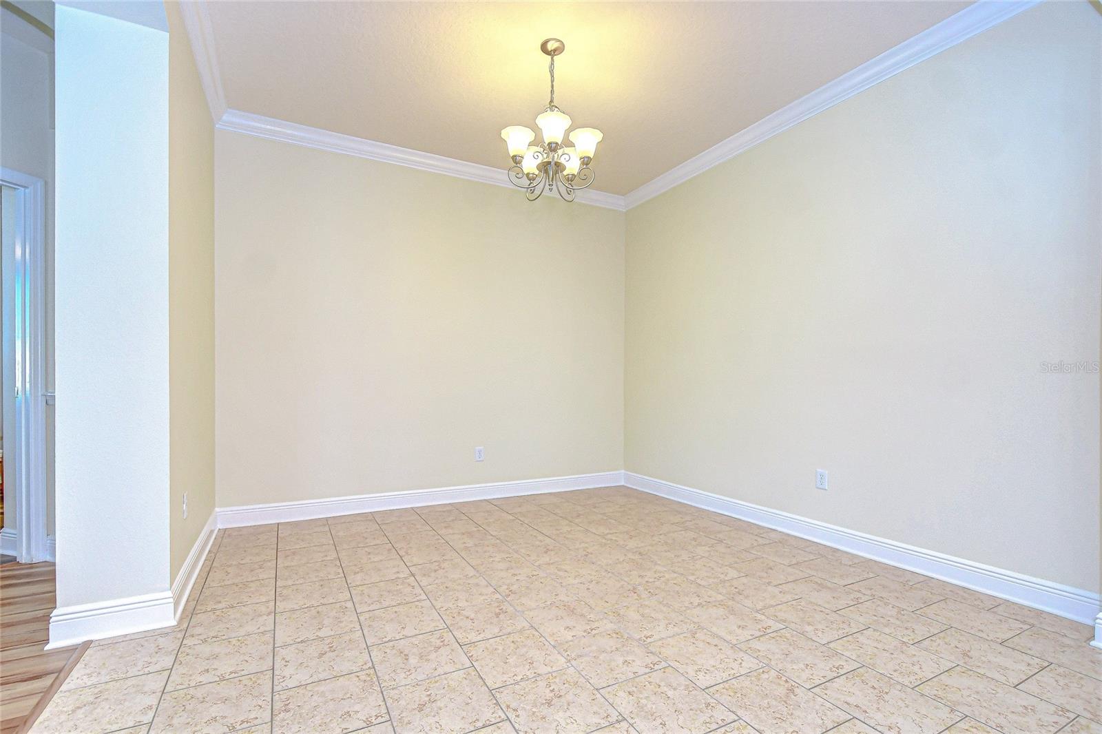 Image 5 of 58 For 2611 Red Fern Drive