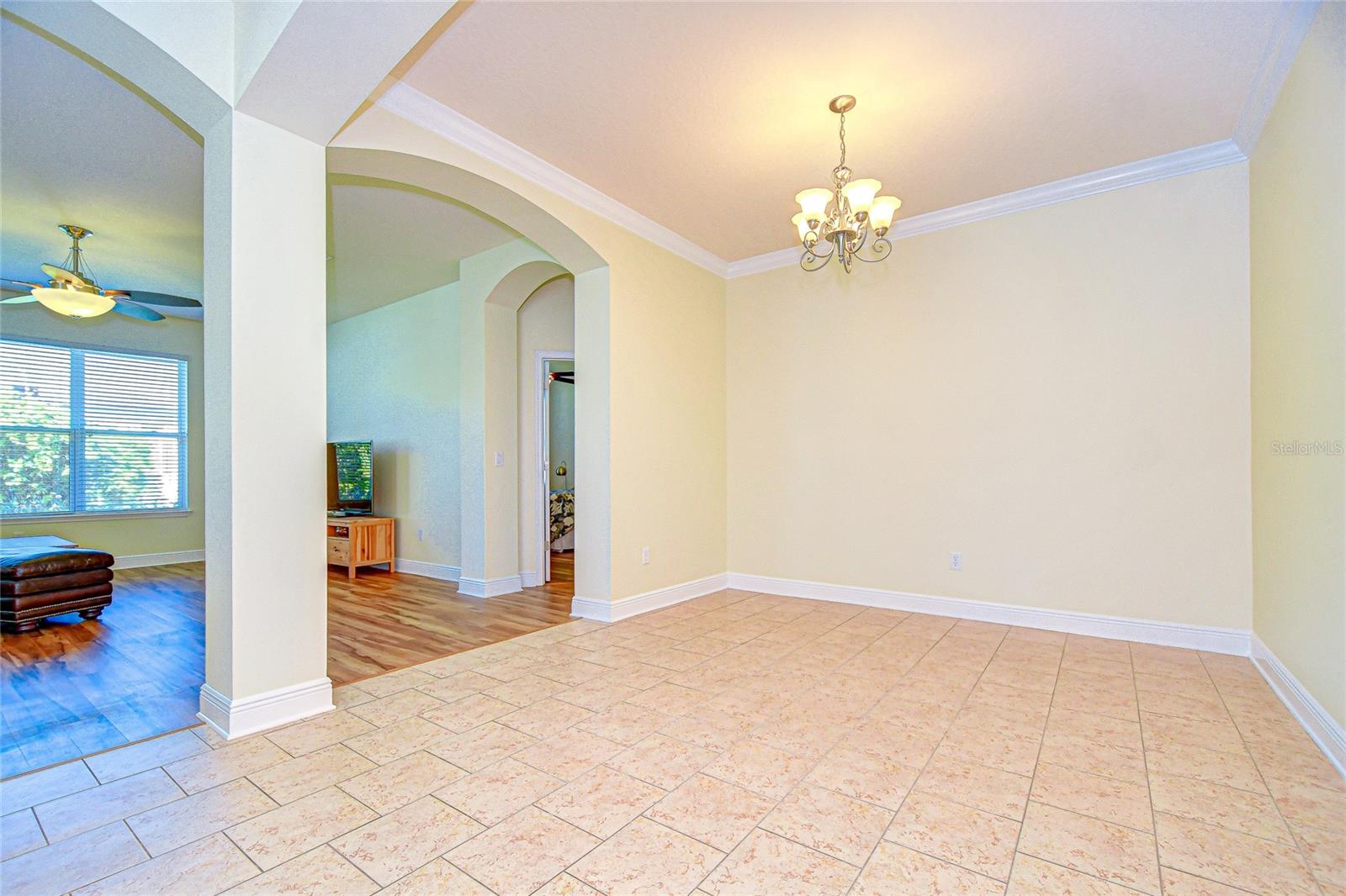 Image 7 of 58 For 2611 Red Fern Drive