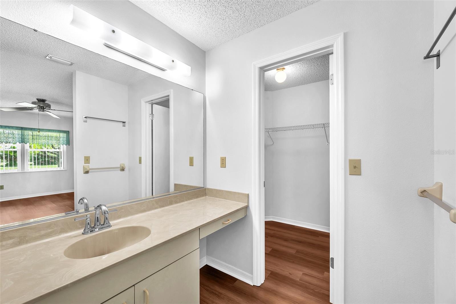Image 12 of 39 For 904 Sun Key Court