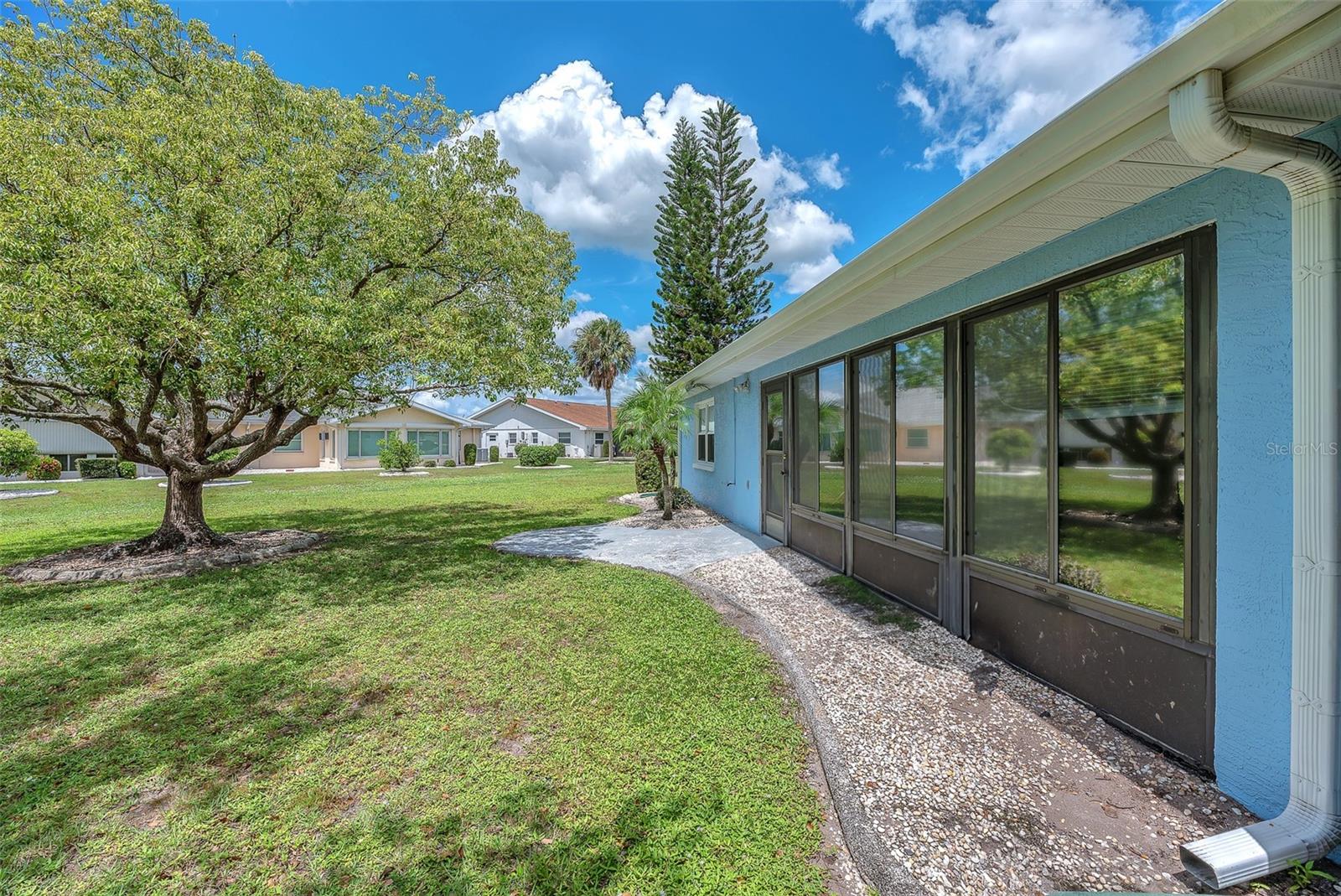Image 18 of 39 For 904 Sun Key Court