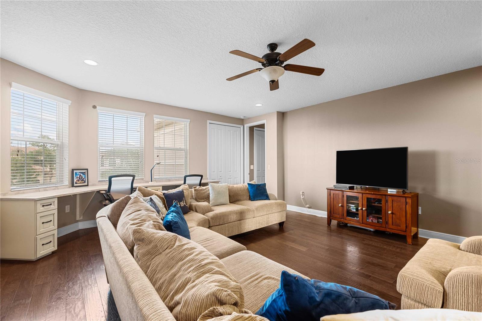 Image 40 of 66 For 2611 Coco Palm Circle