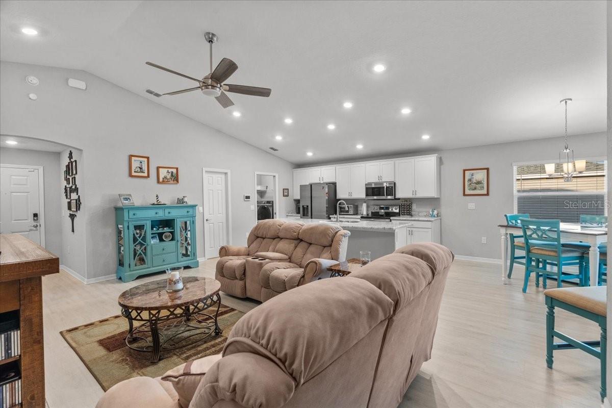 Image 10 of 31 For 913 Inverness Way