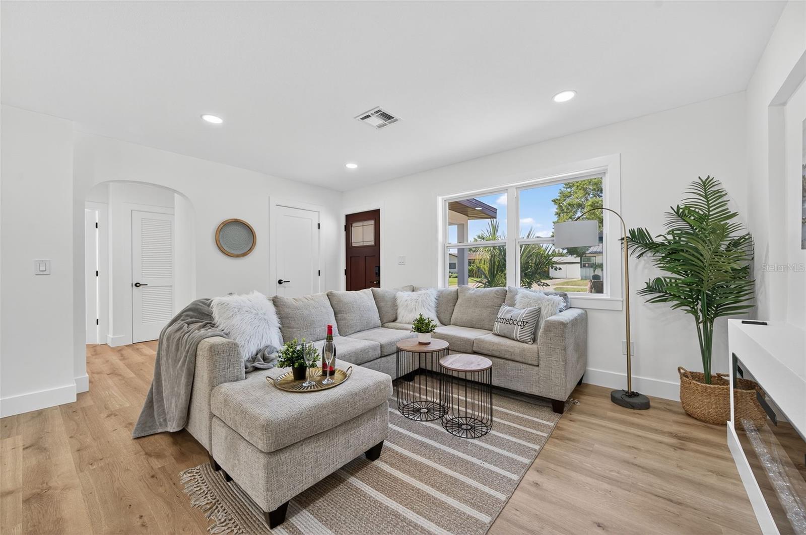 Image 10 of 59 For 1900 Harding Street