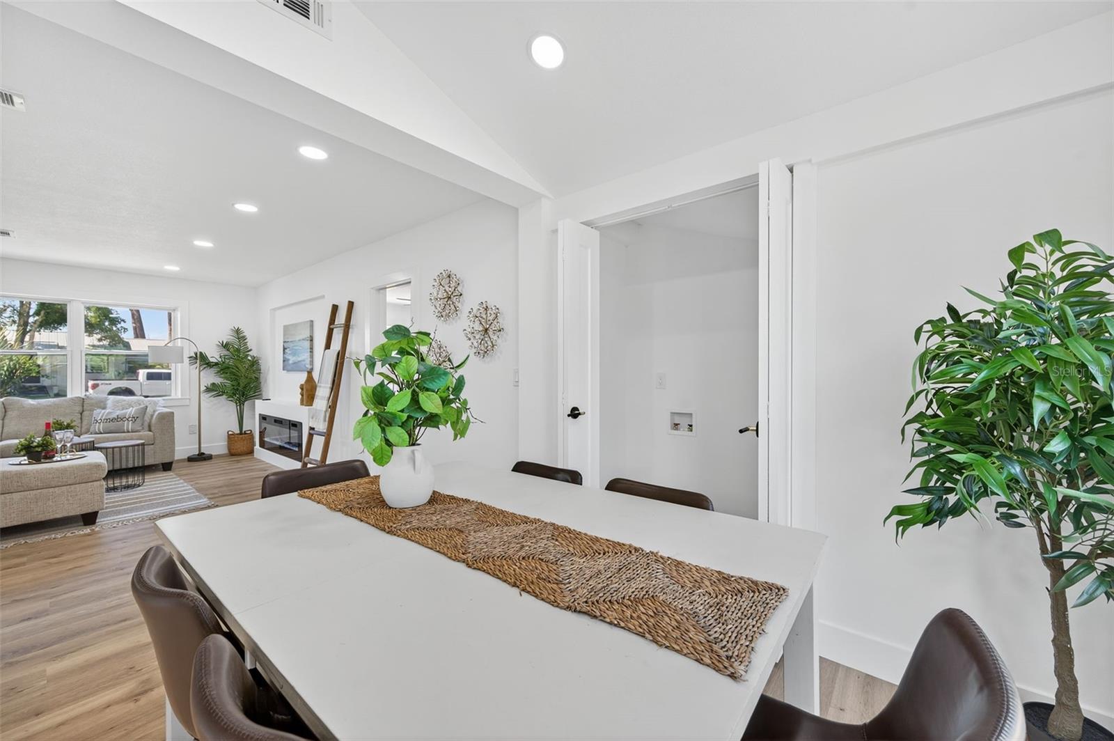 Image 14 of 59 For 1900 Harding Street