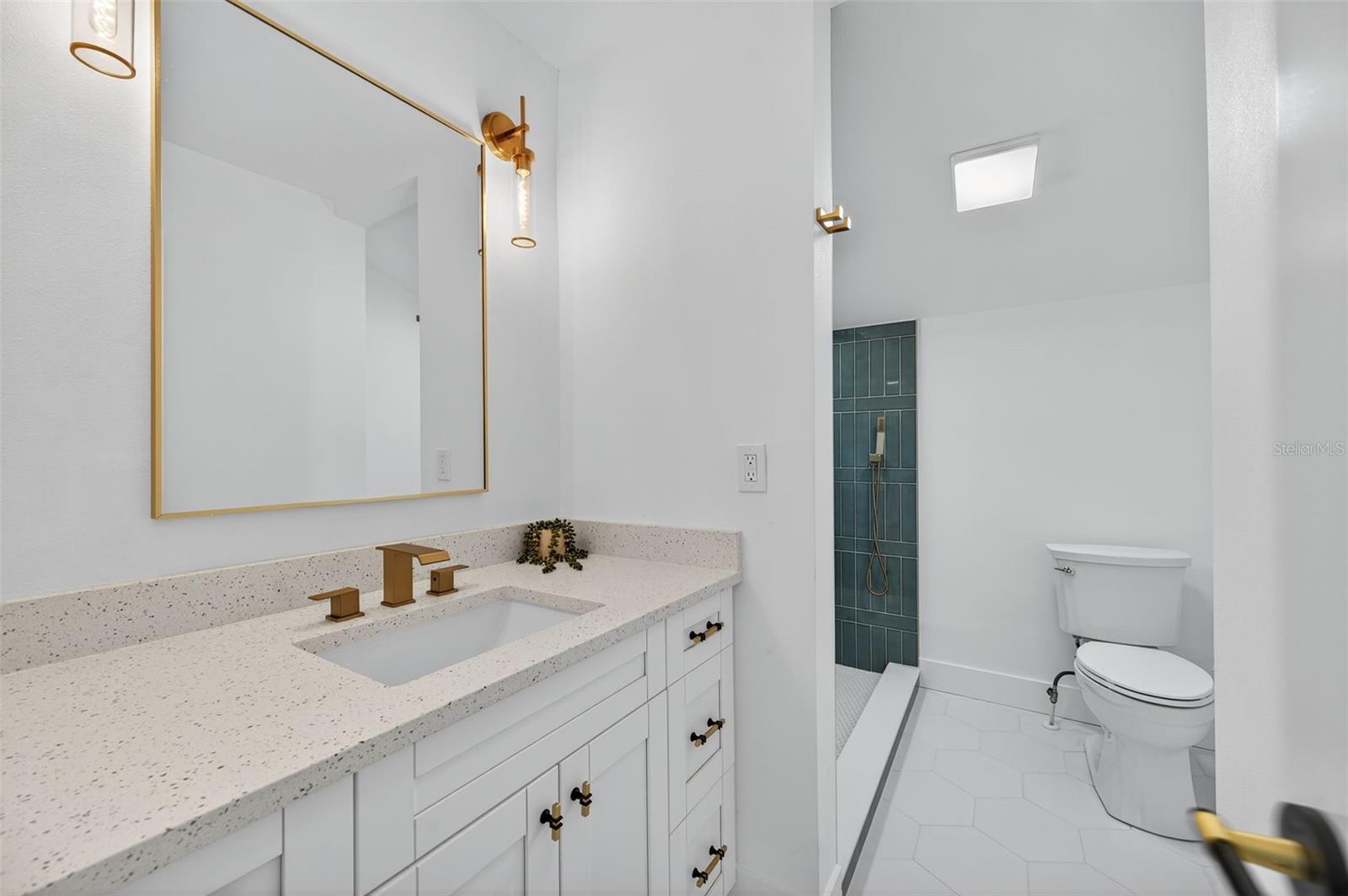 Image 40 of 59 For 1900 Harding Street
