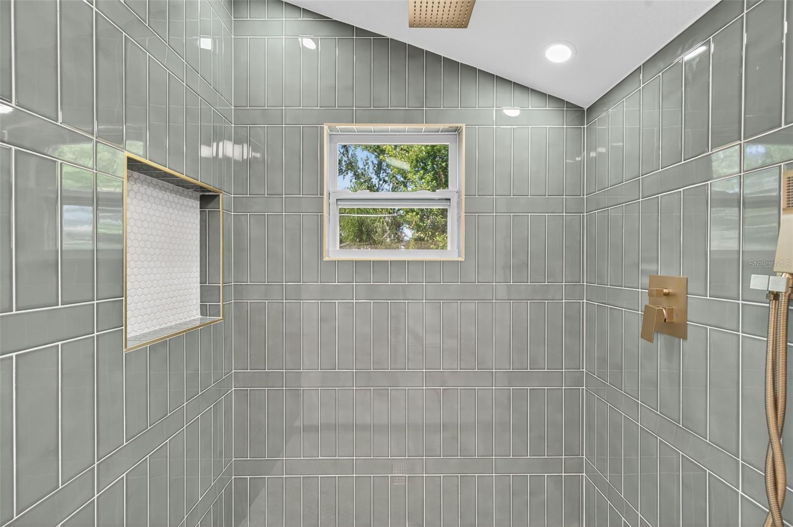 Image 41 of 59 For 1900 Harding Street