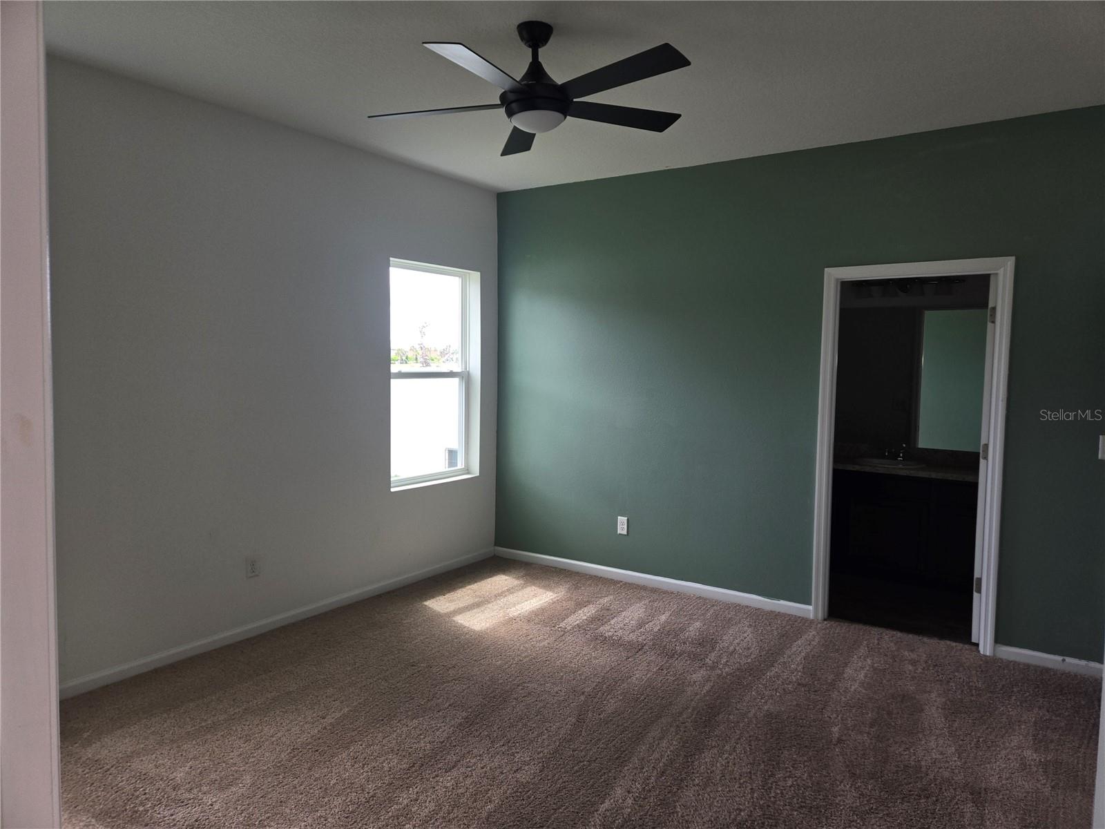 Image 2 of 9 For 963 Sunlit Coral Street