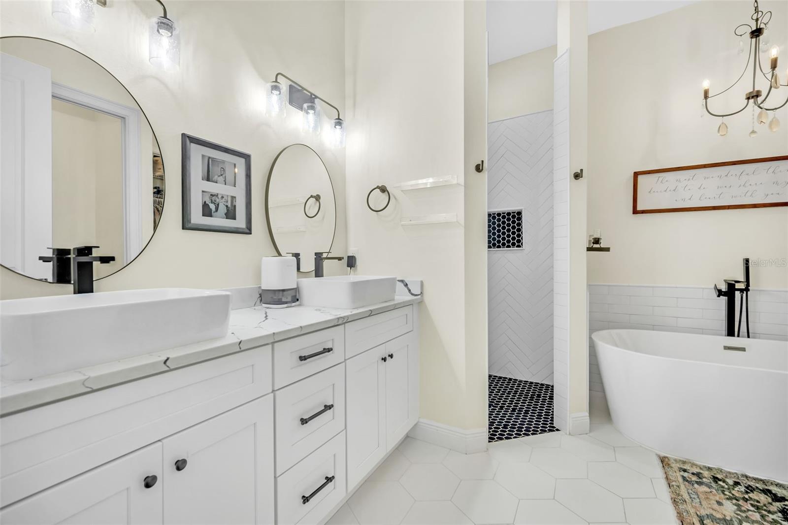 Listing photo id 13 for 4486 Miley Road