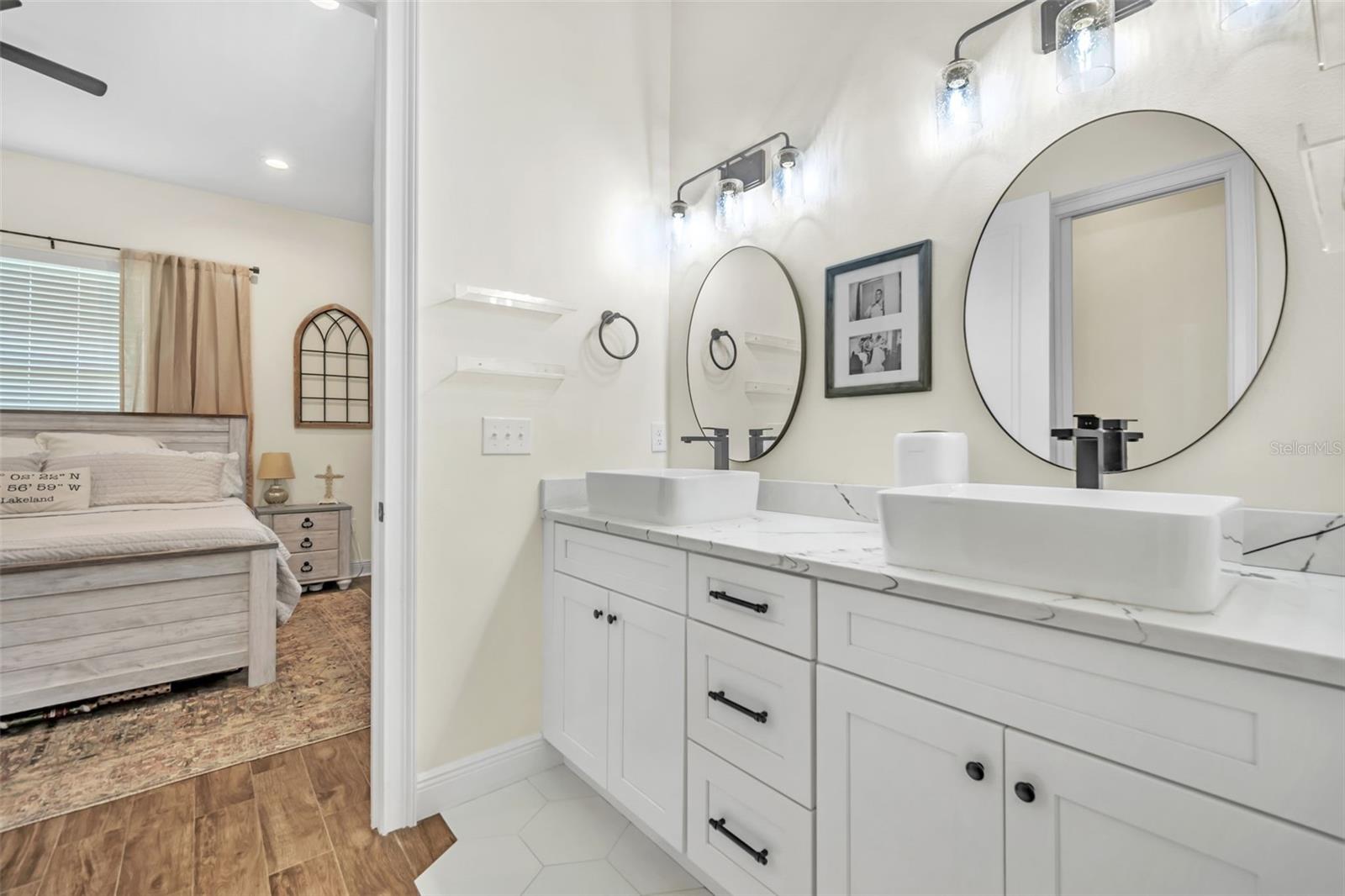 Listing photo id 15 for 4486 Miley Road