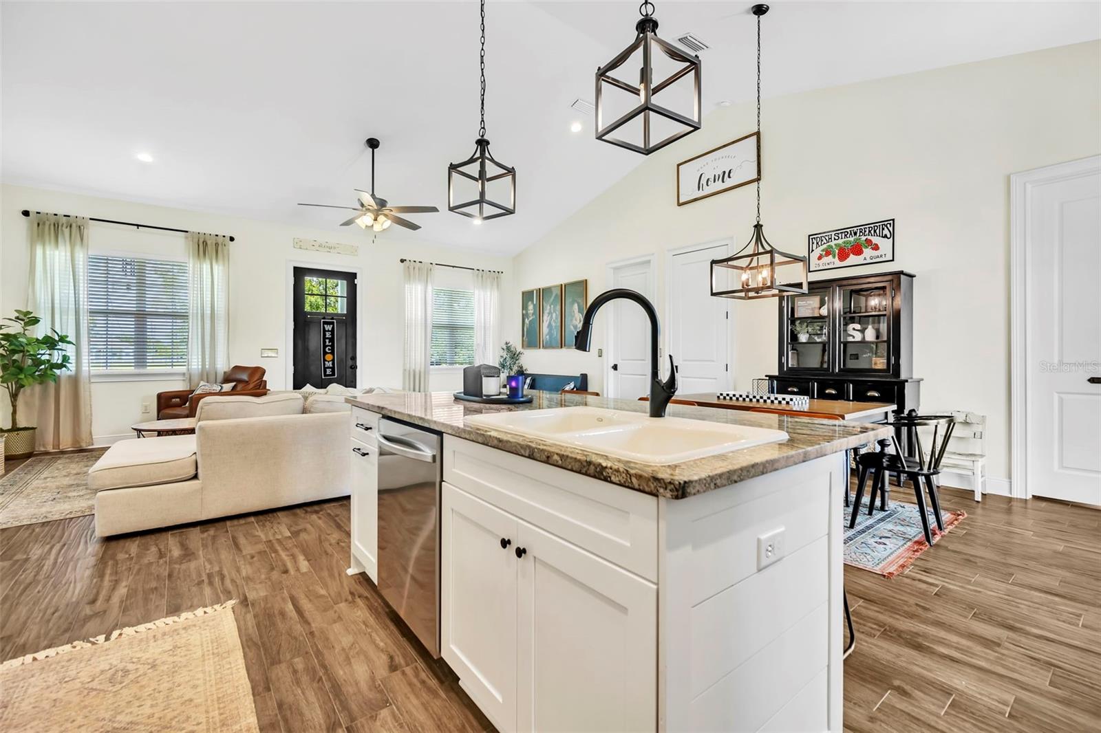 Listing photo id 6 for 4486 Miley Road