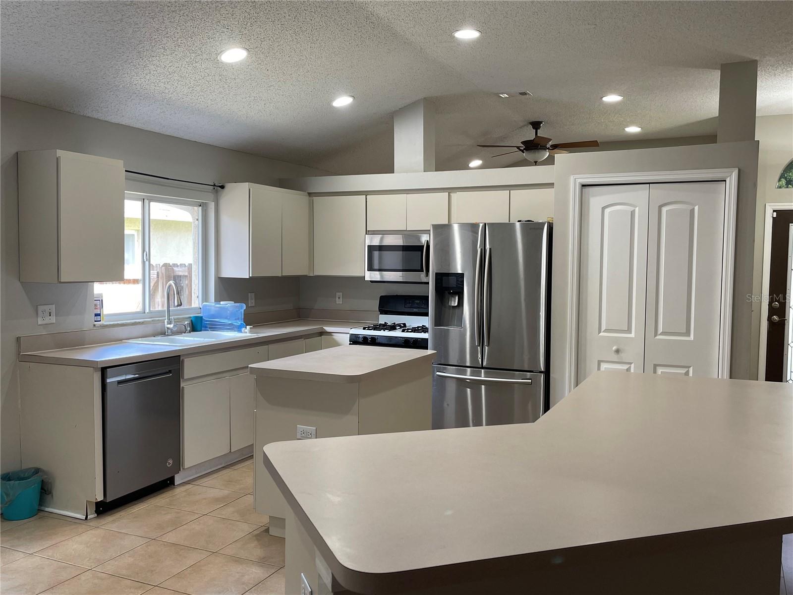Image 3 of 20 For 1527 Scotch Pine Drive