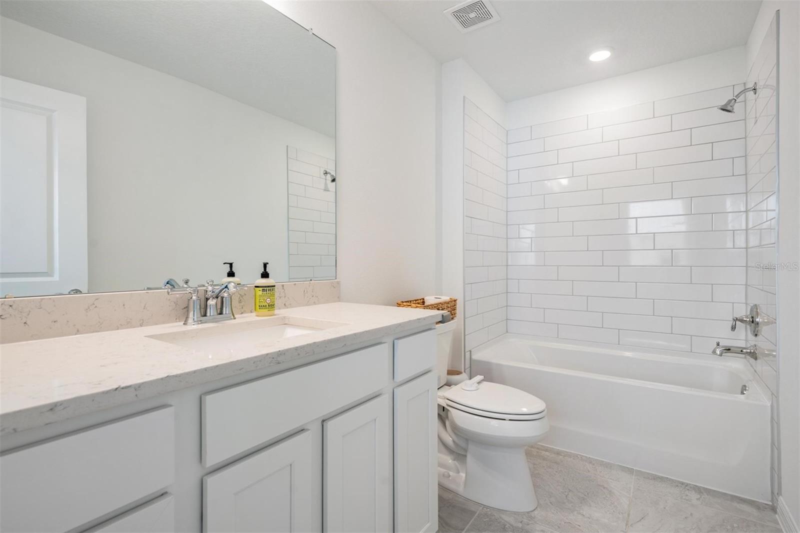 Listing photo id 19 for 3549 Ivy Springs Lane