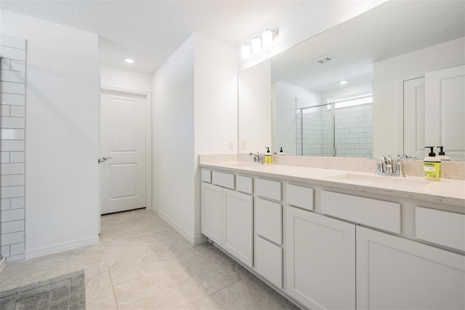 Listing photo id 26 for 3549 Ivy Springs Lane