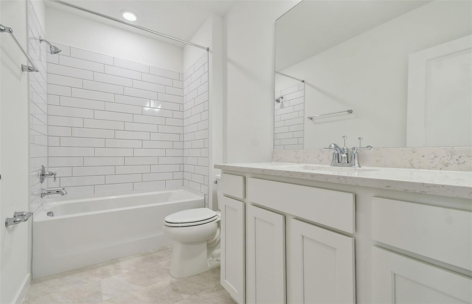 Listing photo id 9 for 3785 Hornbeam Road