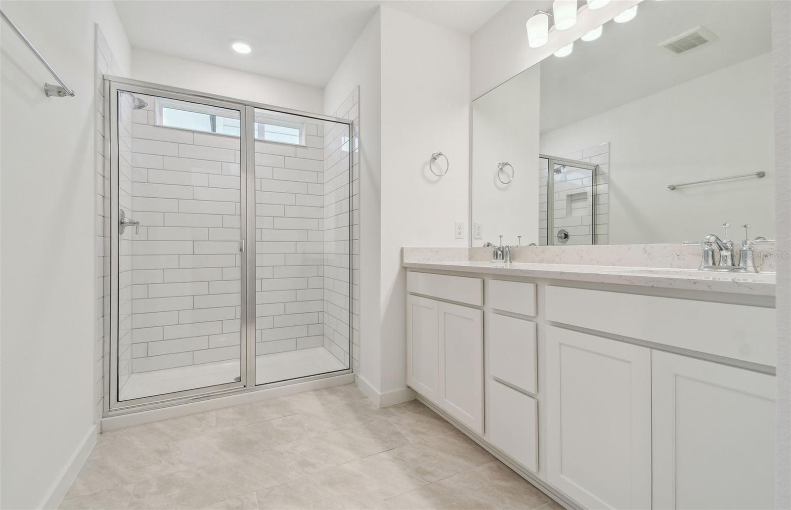 Listing photo id 7 for 3785 Hornbeam Road