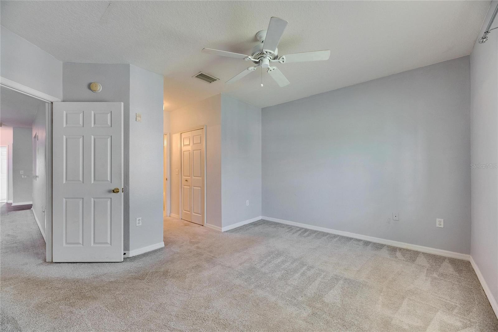 Image 11 of 32 For 9516 Amberdale Court 202