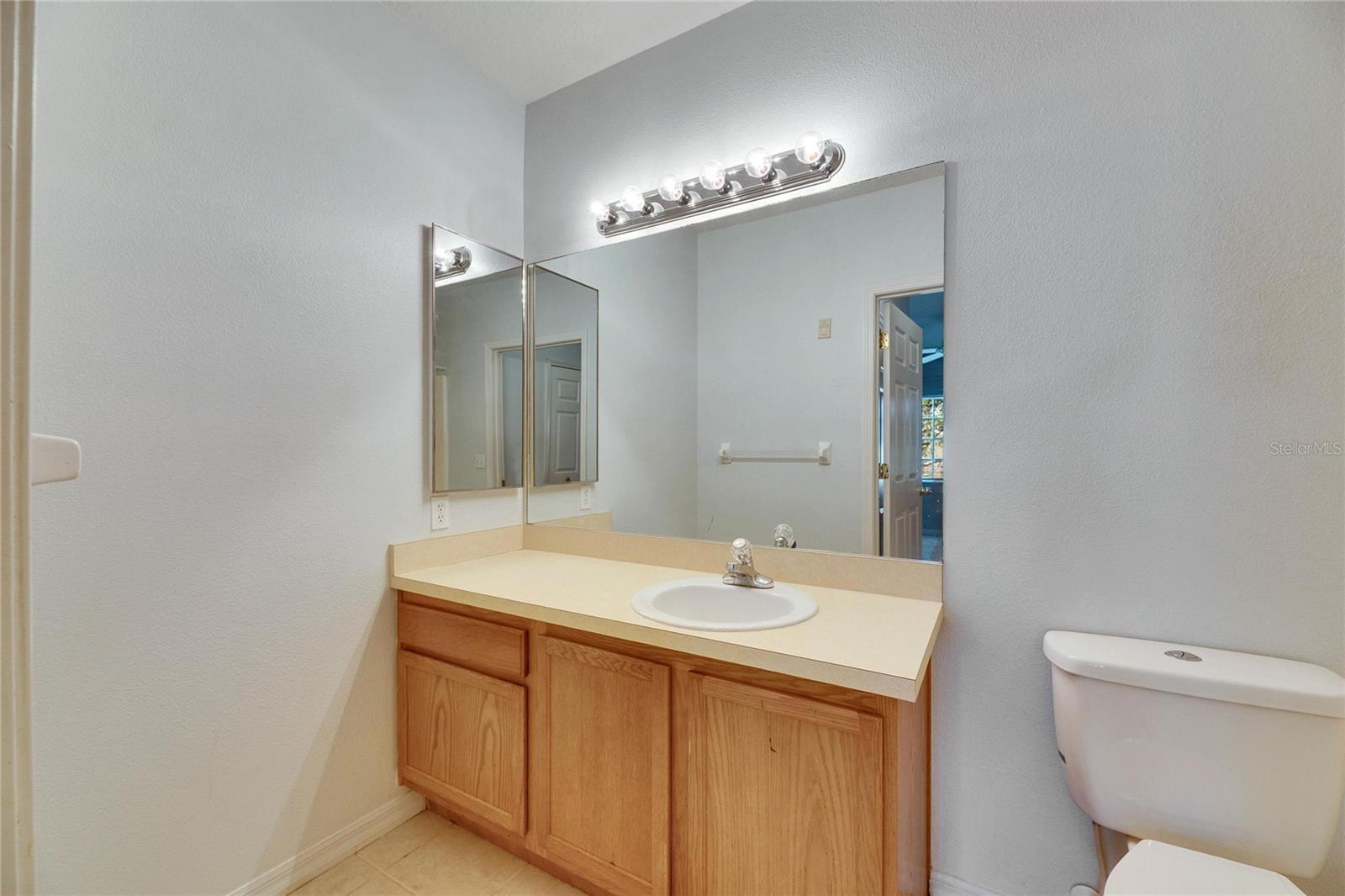 Image 15 of 32 For 9516 Amberdale Court 202