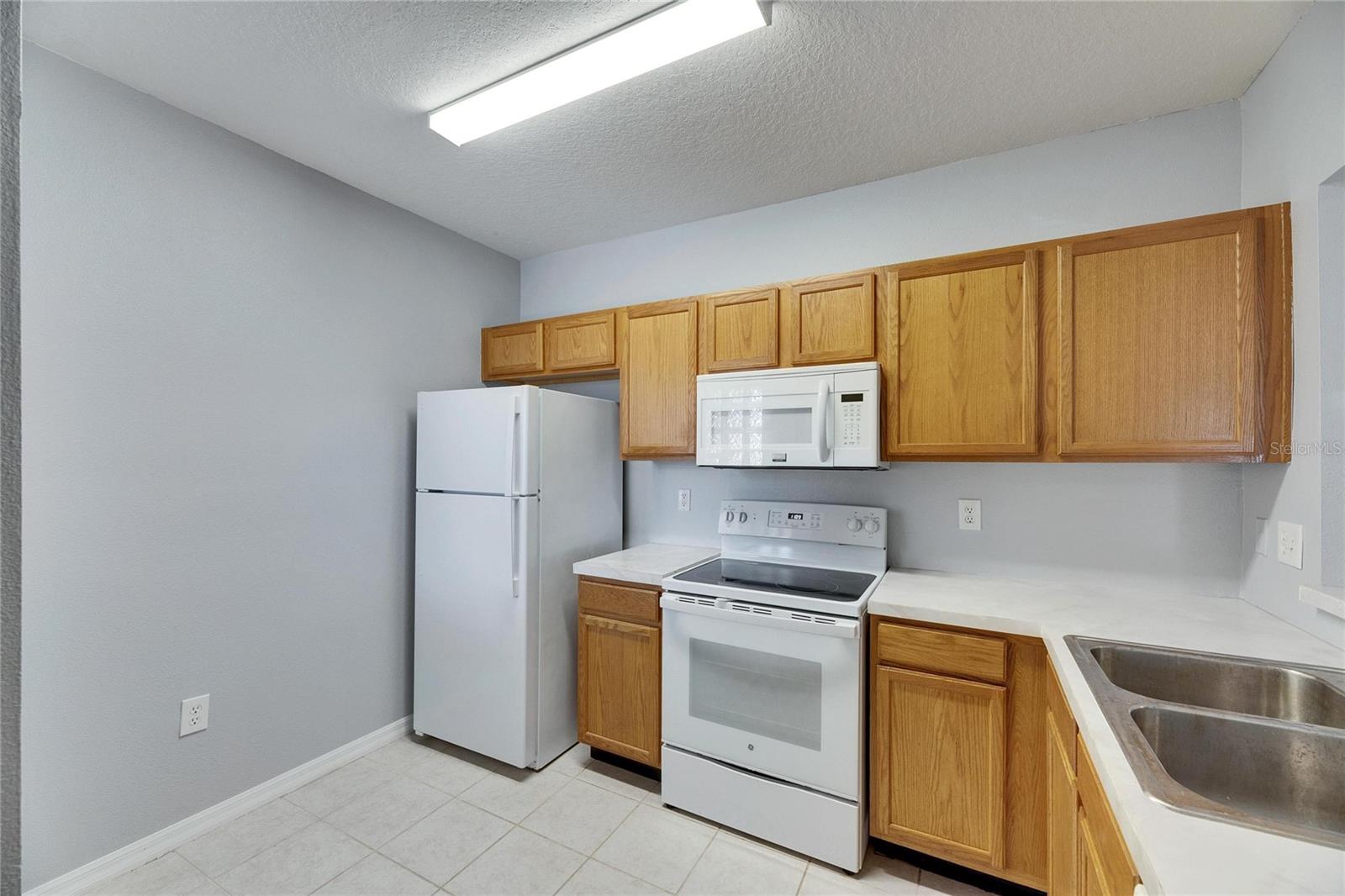 Image 19 of 32 For 9516 Amberdale Court 202